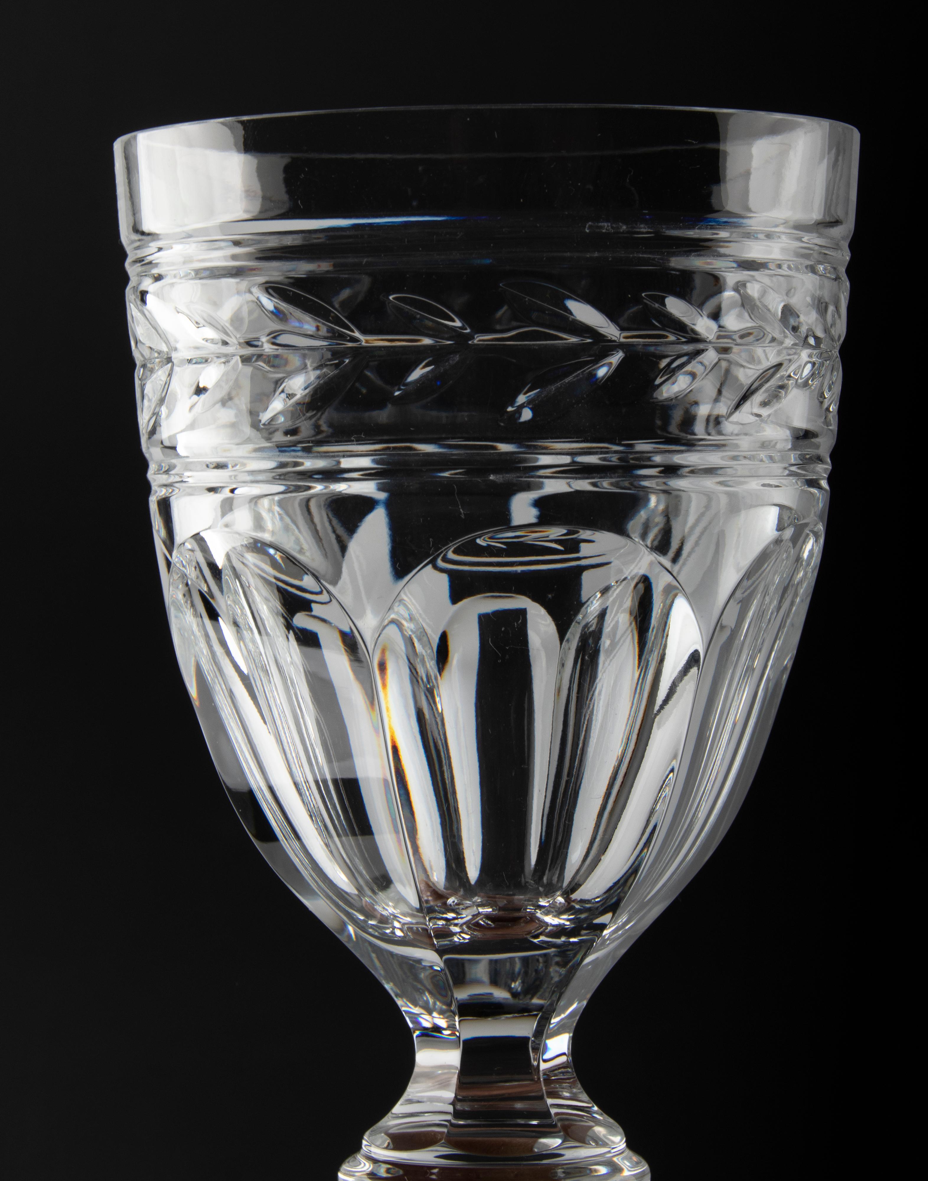 Ensemble de 18 verres en cristal fabriqués par Baccarat Modèle Jonzac 10