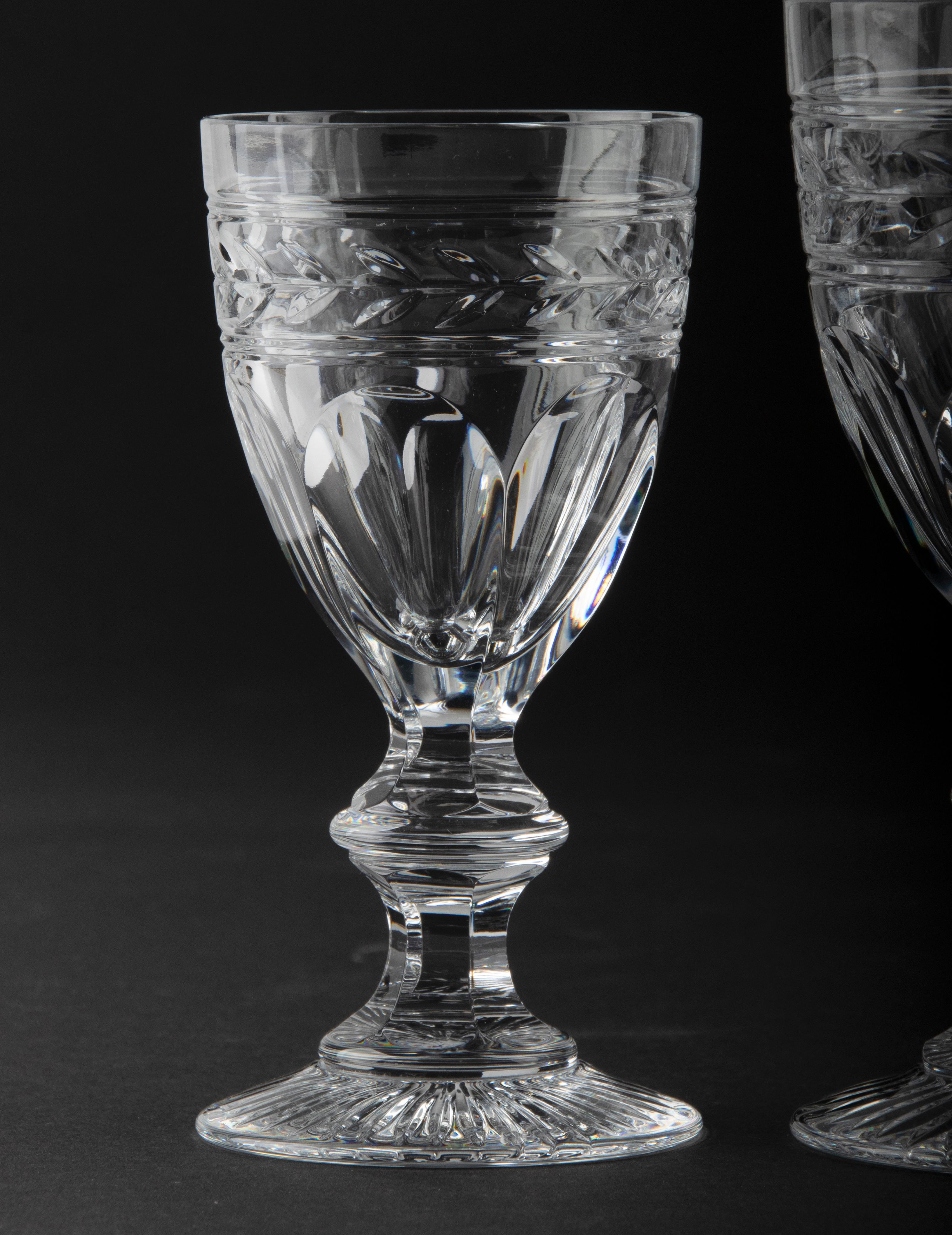 Empire Ensemble de 18 verres en cristal fabriqués par Baccarat Modèle Jonzac