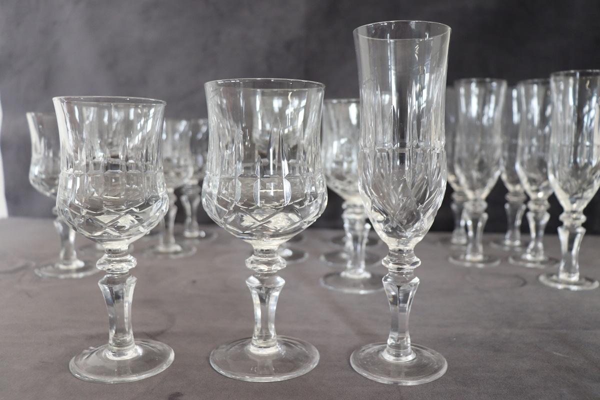 Cristal Lot de 18 verres en cristal avec décoration Classic en vente