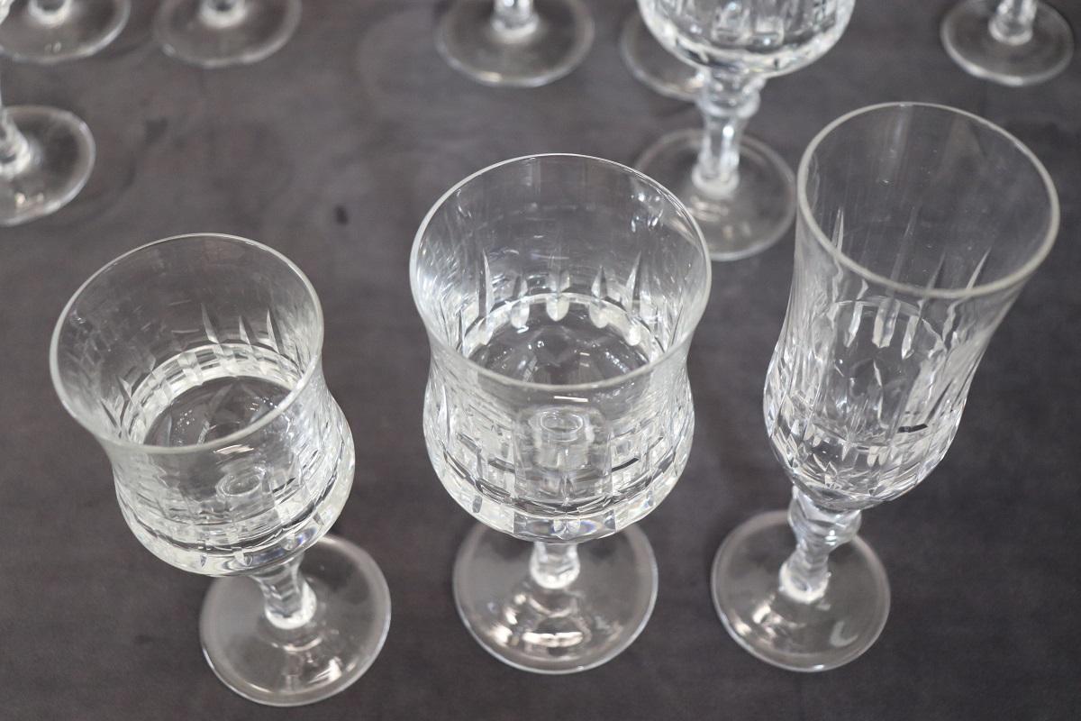 Lot de 18 verres en cristal avec décoration Classic en vente 2
