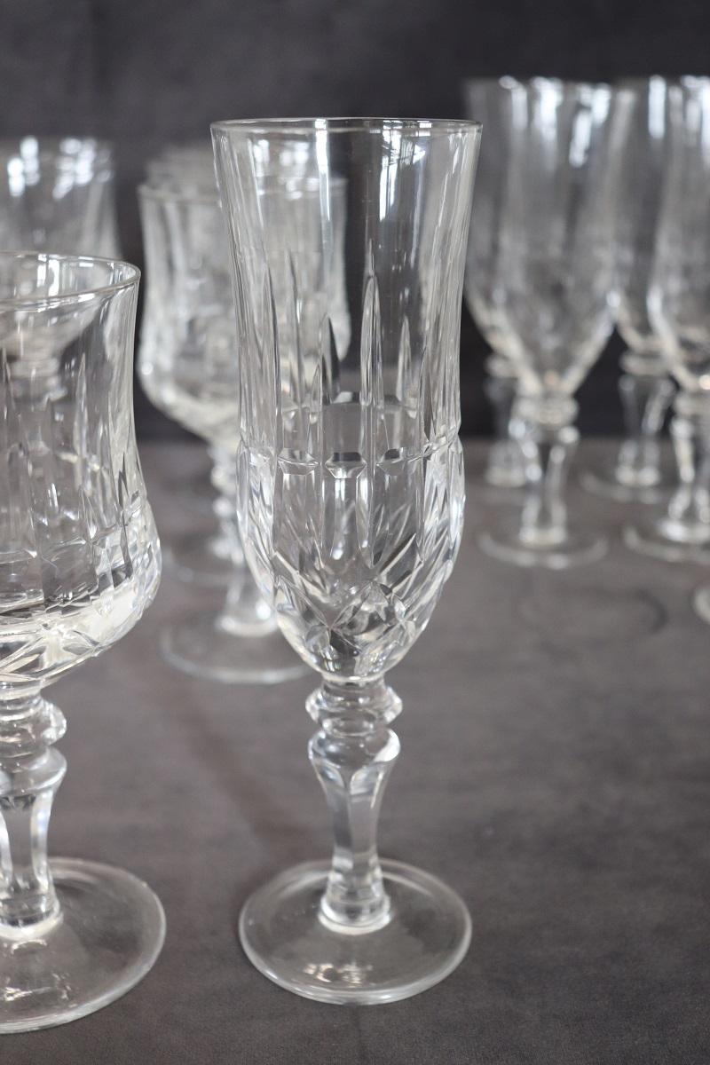 Lot de 18 verres en cristal avec décoration Classic en vente 3