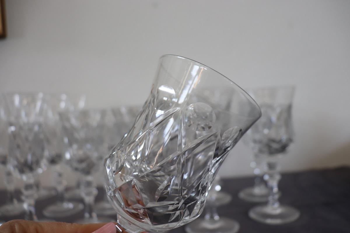 Set di 18 bicchieri di cristallo con decorazioni raffinate in vendita 1