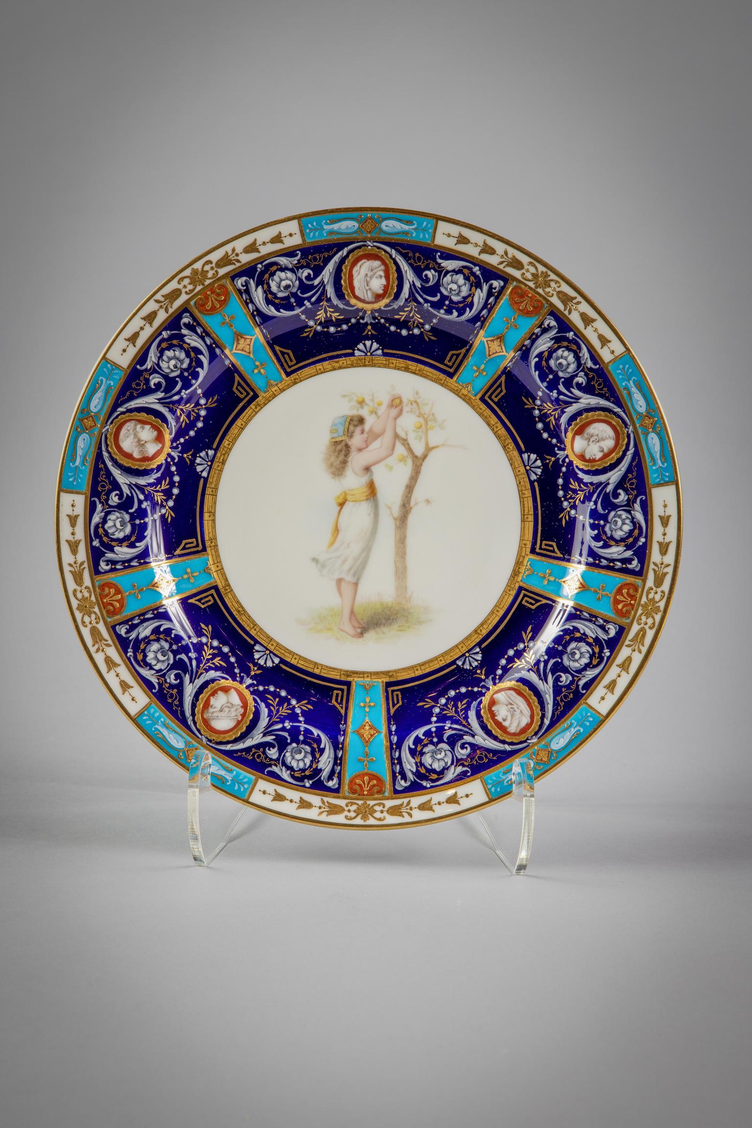 Set of 18 English Porcelain Plates, Minton, circa 1880 For Sale 2