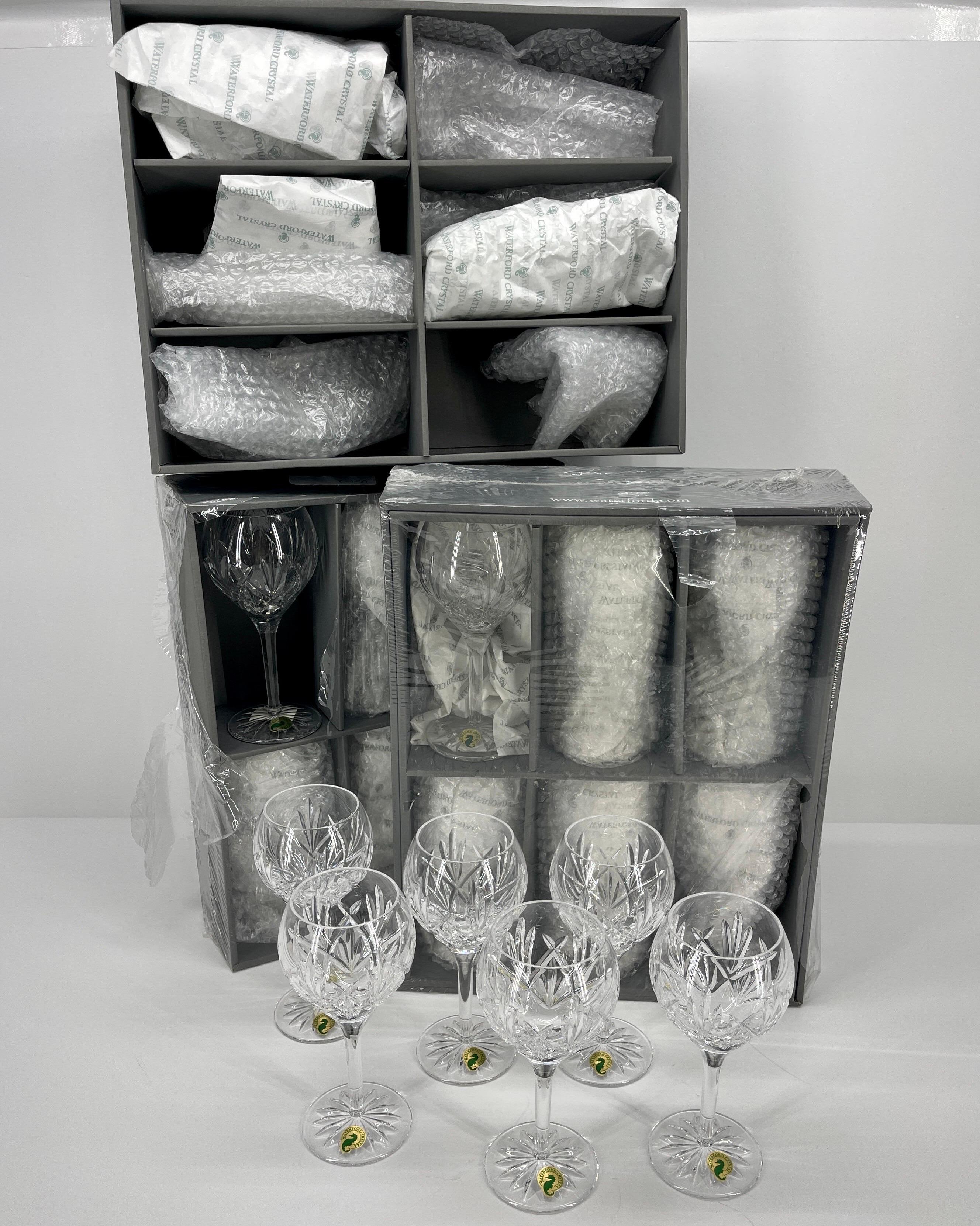 Set von 18 EVE Waterford-Weingläsern aus Kristall in Rot und Weiß im Angebot 5