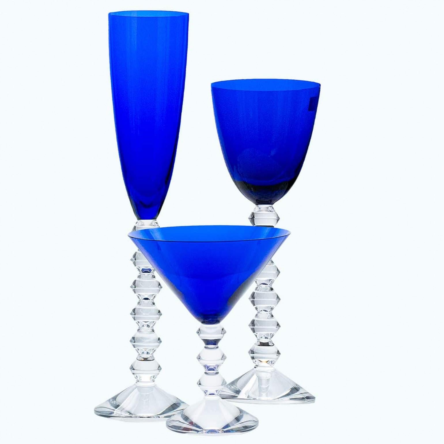 Set of 18 Exquise Deep Blue Baccarat Crystal glasses, France For Sale 3
