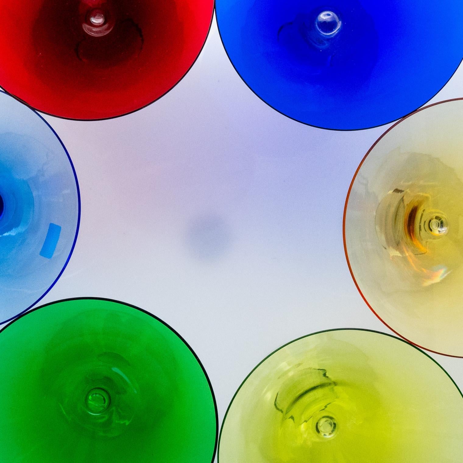 Ensemble de 18 verres exquis multicolores en cristal de Baccarat, France en vente 6