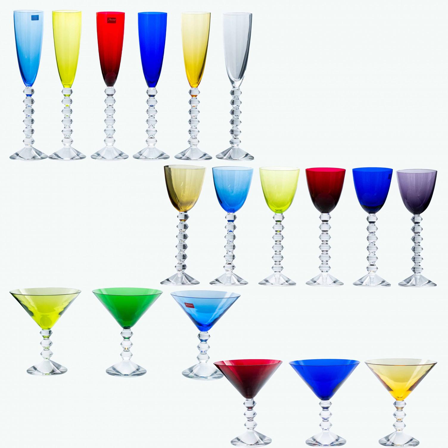 Satz von 18 Exquise Multi Color Baccarat Kristallgläsern, Frankreich im Angebot 8