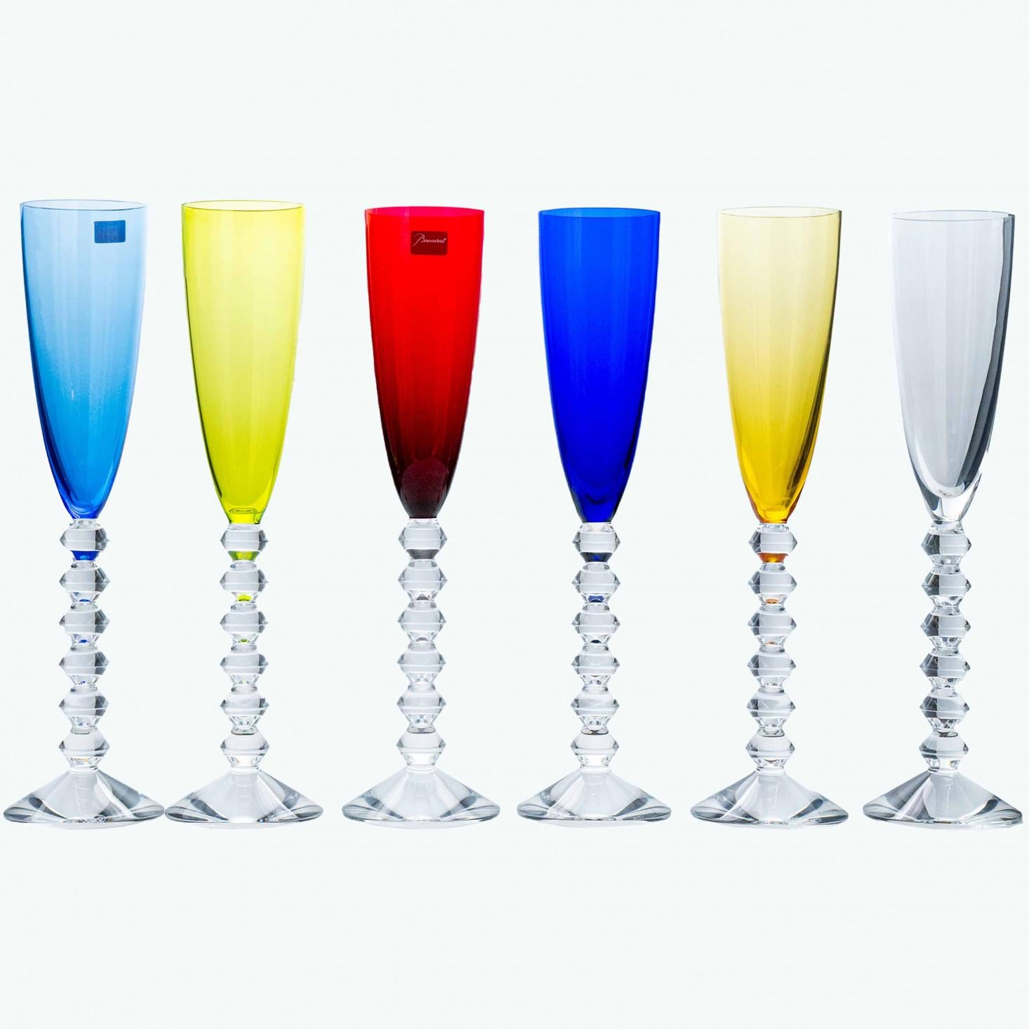 Satz von 18 Exquise Multi Color Baccarat Kristallgläsern, Frankreich im Angebot 9
