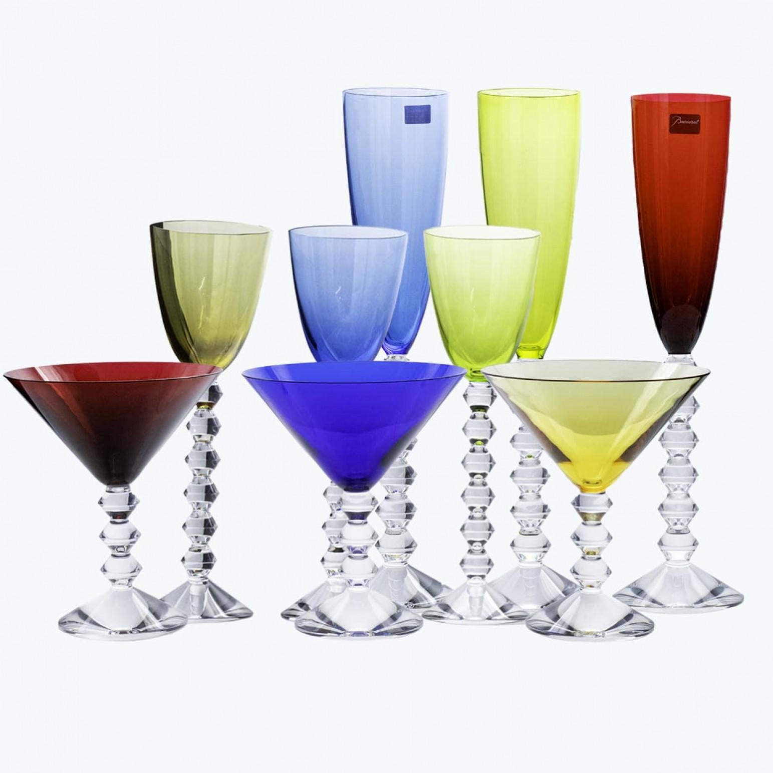 Cristal Ensemble de 18 verres exquis multicolores en cristal de Baccarat, France en vente