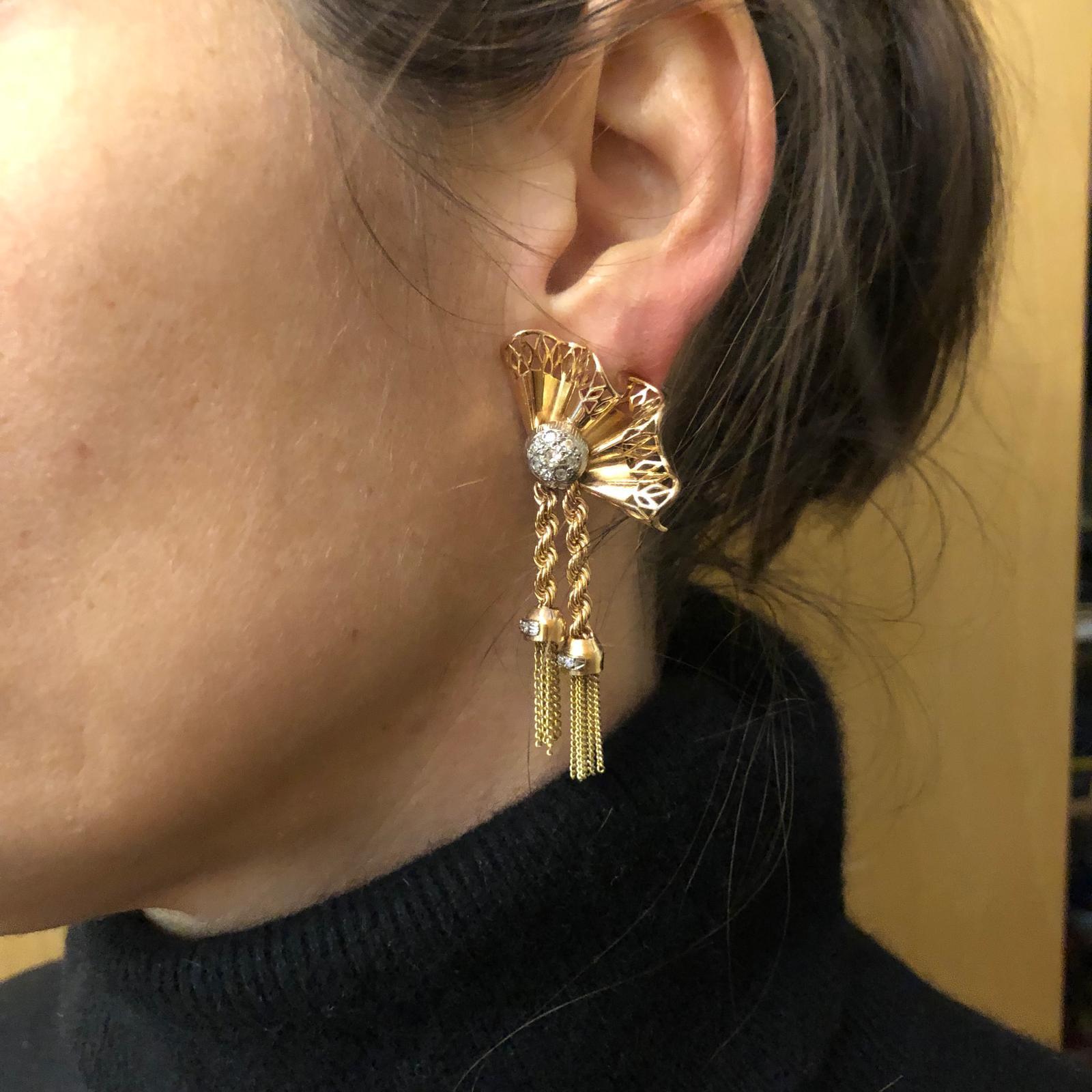 Set di collana e orecchini abbinati in oro 18 carati e diamanti In condizioni buone in vendita a Los Angeles, CA