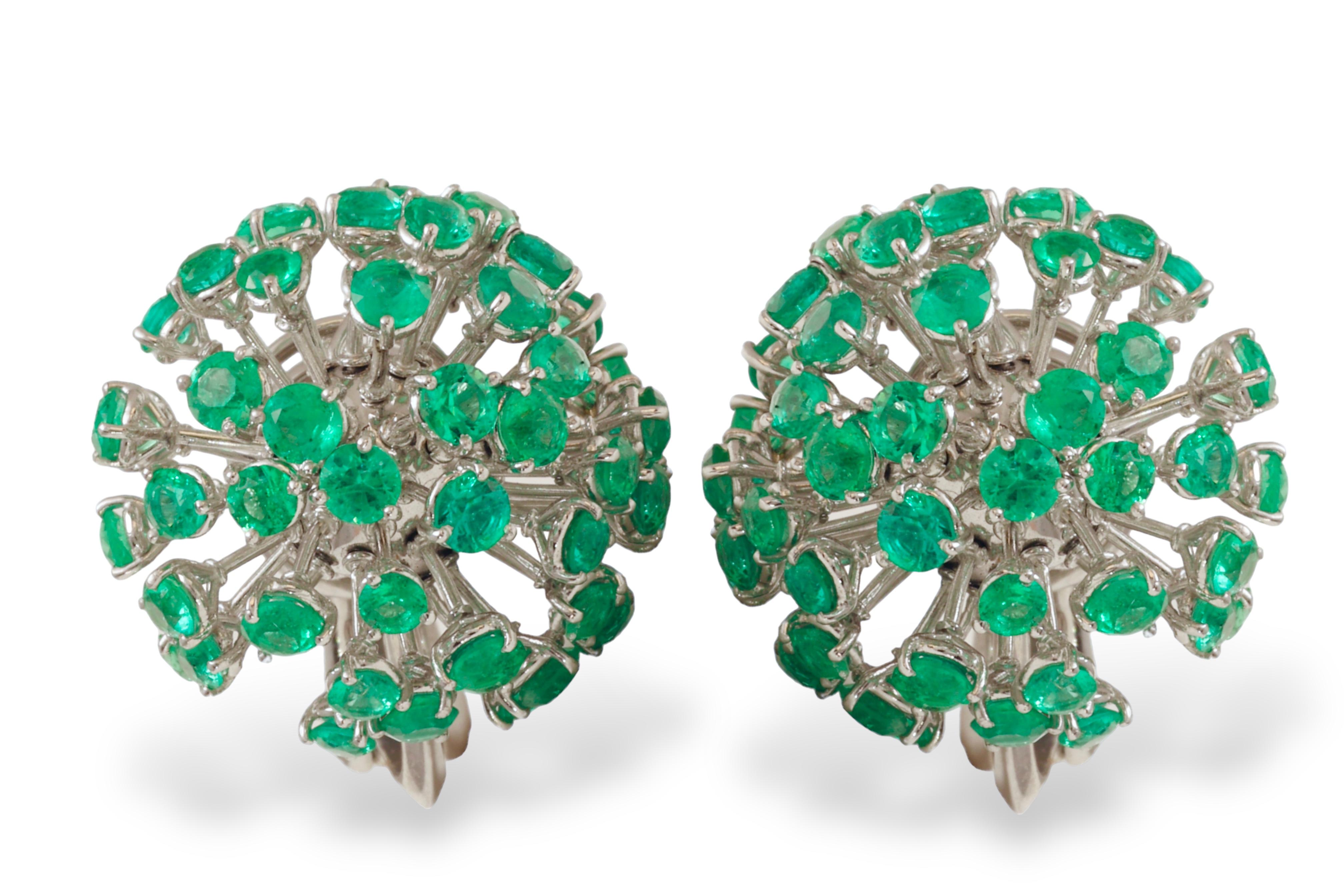 Set of 18 kt. White Gold Tsavorite Clip-On Earrings and Matching Ring For Sale 10