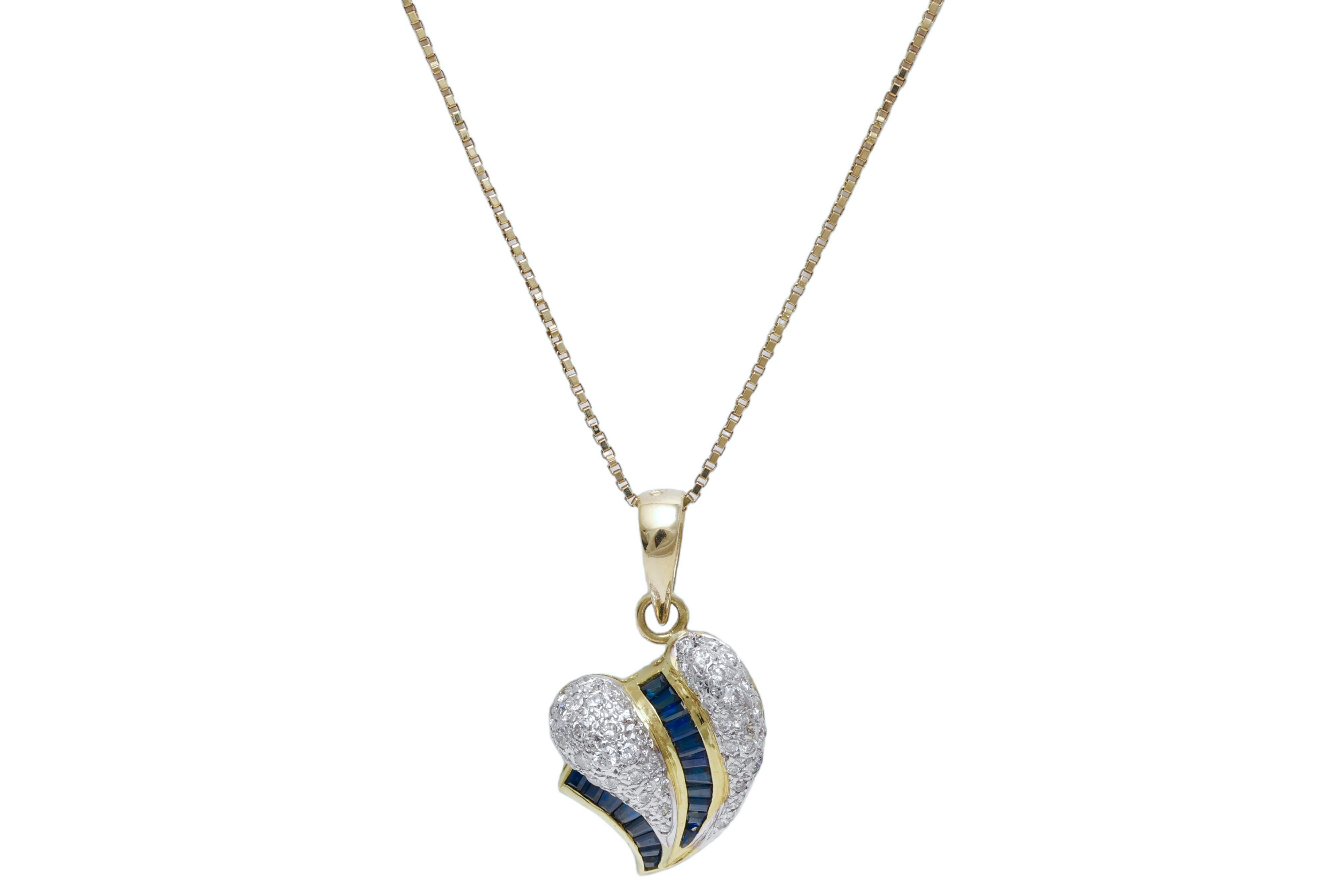 Set di gioielli da 18 kt. Orecchini, collana e anello in oro giallo con zaffiri e diamanti in vendita 9