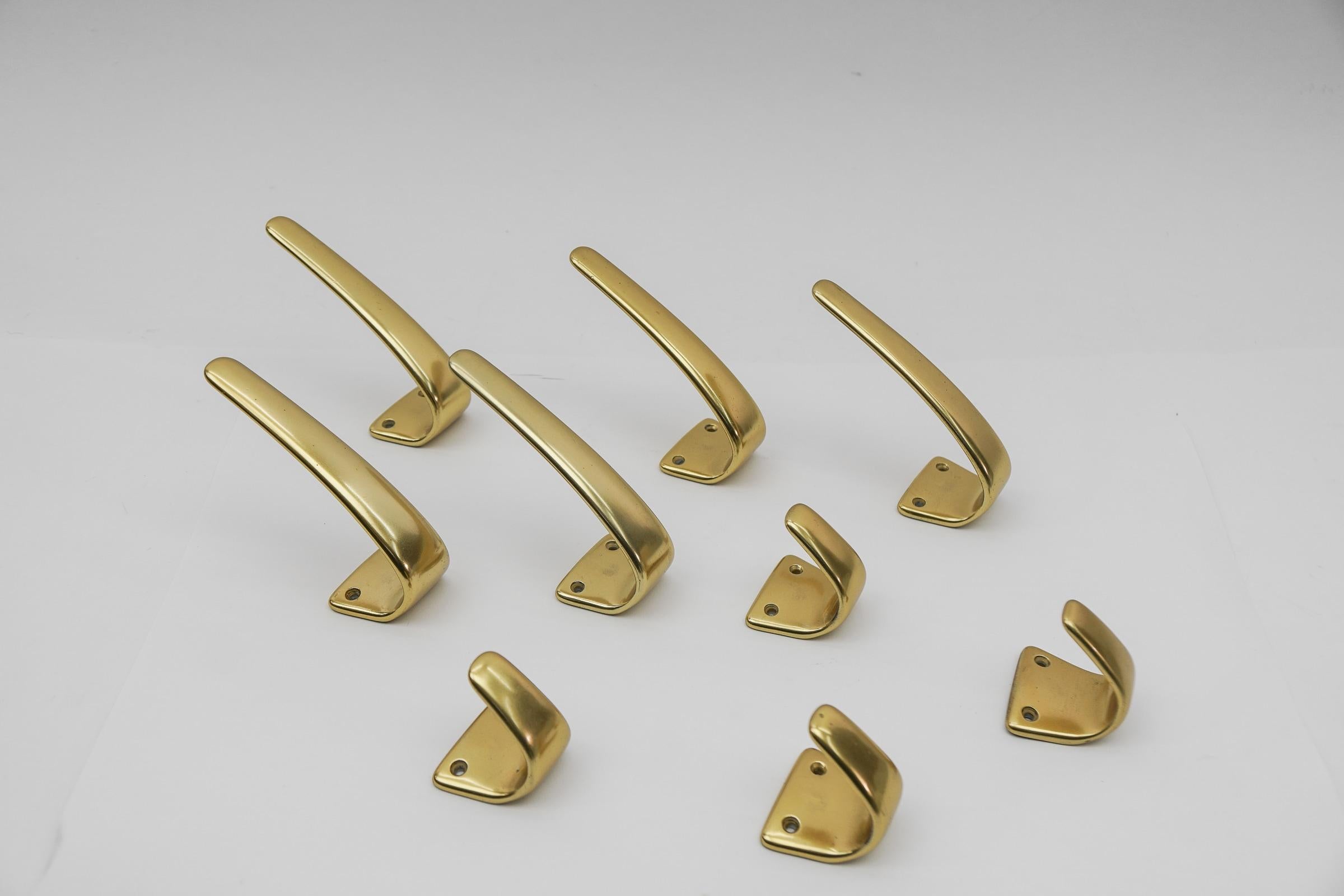 Set of 18 Midcentury Brass Wall Hooks, Austria, 1950s For Sale 2