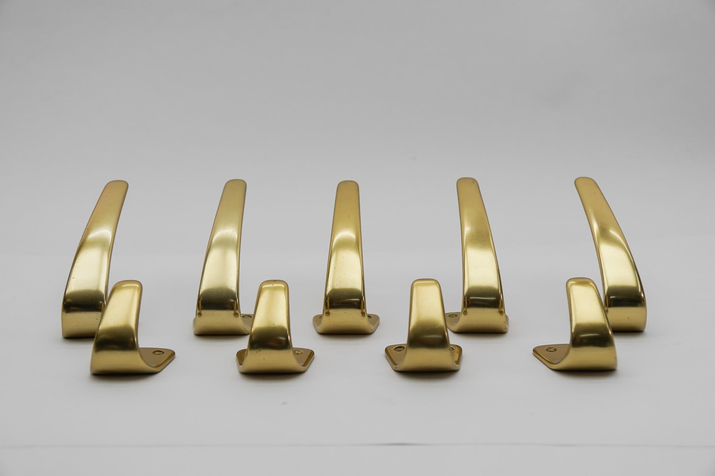 Set of 18 Midcentury Brass Wall Hooks, Austria, 1950s For Sale 3