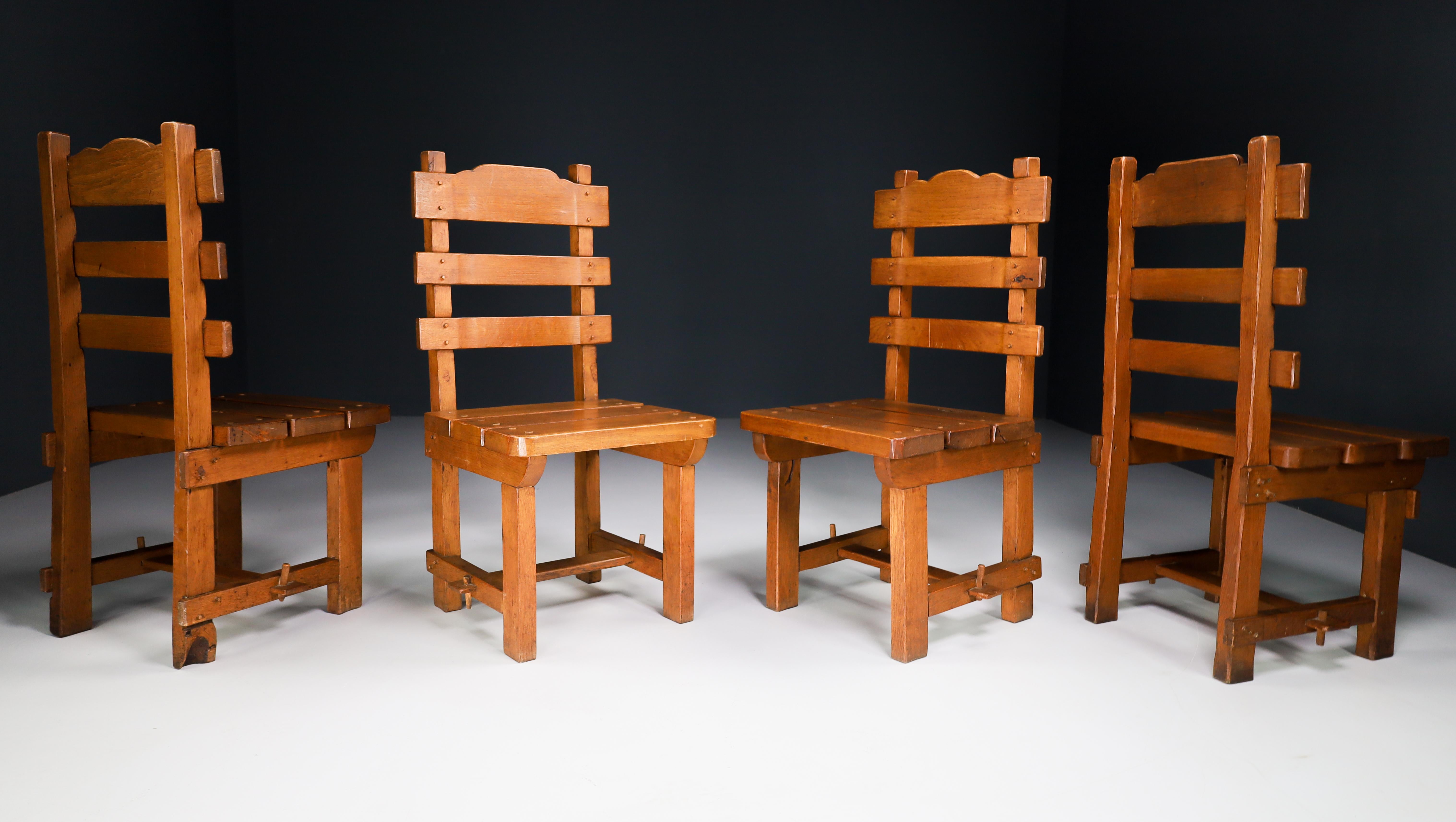 Set of 18 Oak Brutalist Dinning Room Chairs, France, 1960s In Good Condition In Almelo, NL