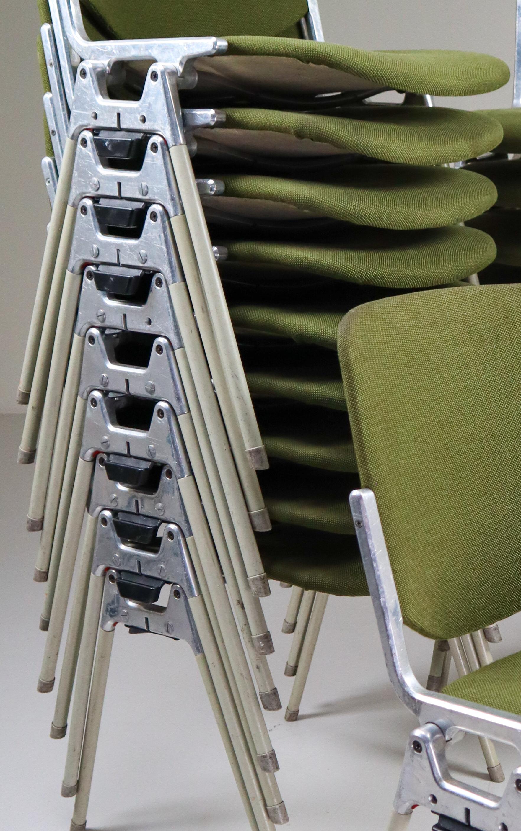 20th Century Set of 18 Olive Green Castelli DSC 106 Stacking Chairs by Giancarlo Piretti 1965