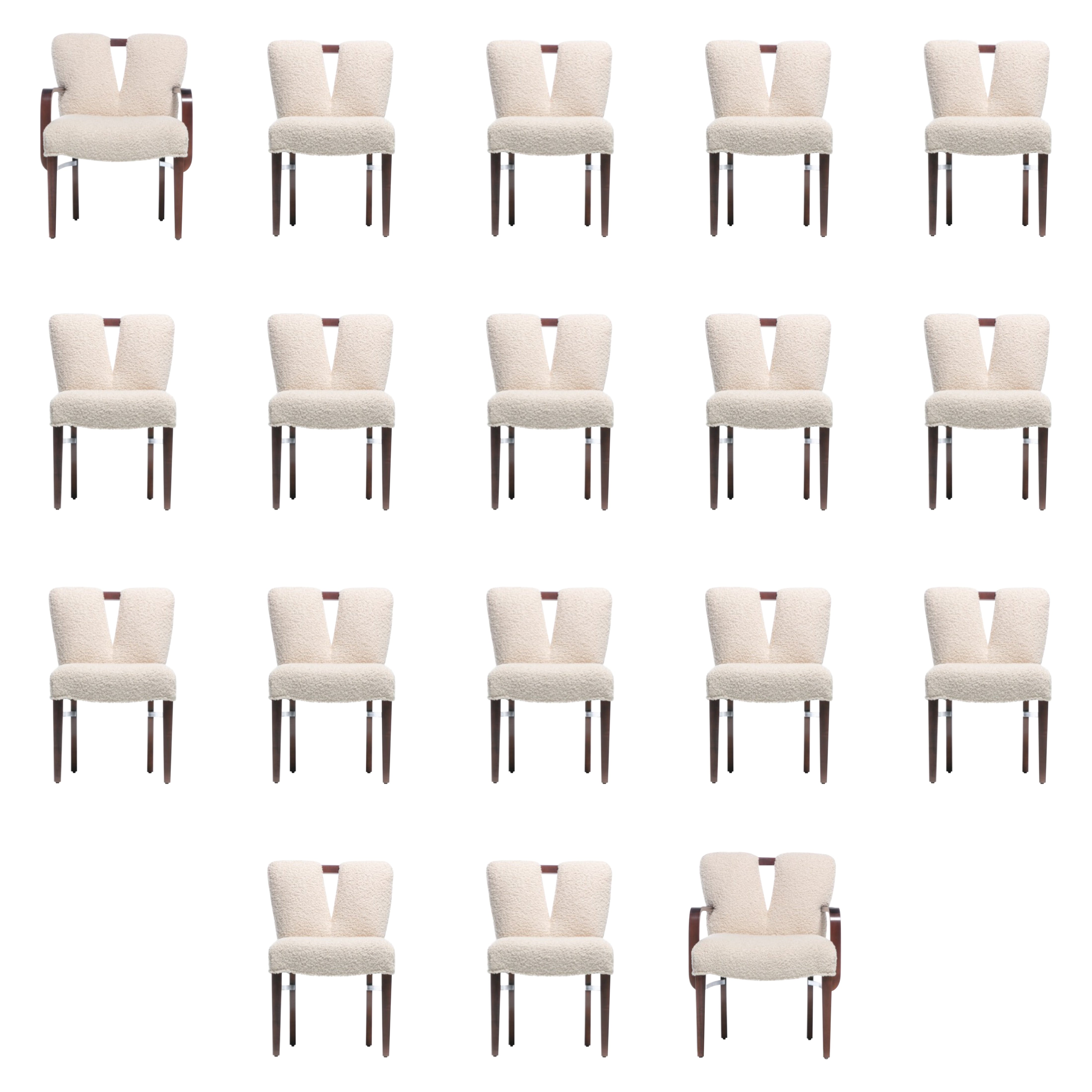 Juego de 18 sillas de comedor Paul Frankl con respaldo corsé en bouclé blanco marfil, c. 1950