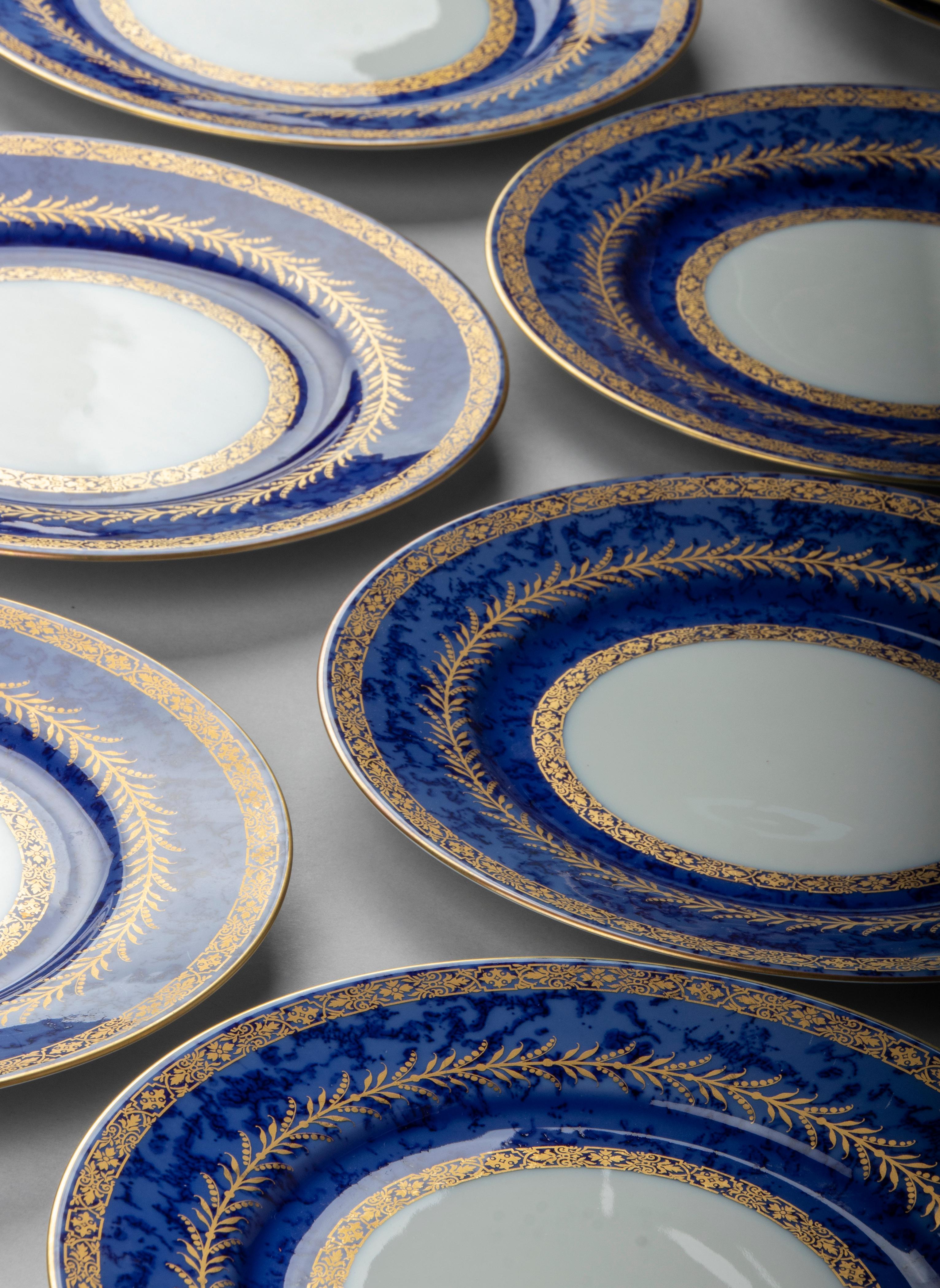 Set of 18 Porcelain Dinner Plates made by Raynaud Limoges In Good Condition In Casteren, Noord-Brabant