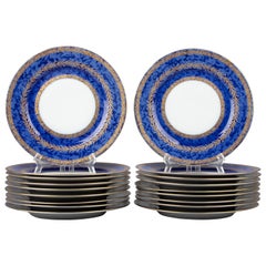 Ensemble de 18 assiettes à dîner en porcelaine fabriquées par Raynaud Limoges