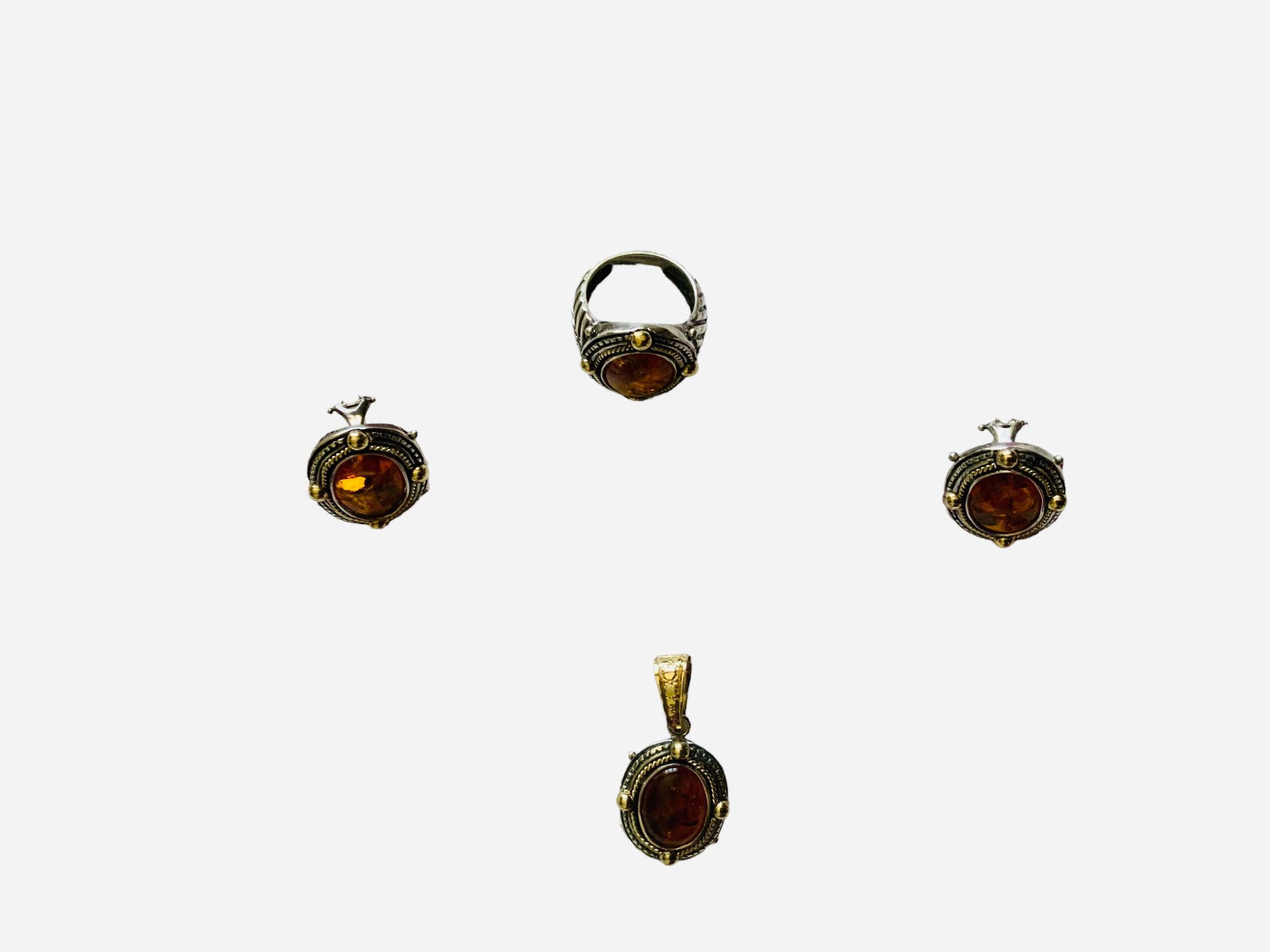 Set Of 18K Gold, 925 Silver And Amber Pair Of Earrings, Pendant And Ring For Sale 4