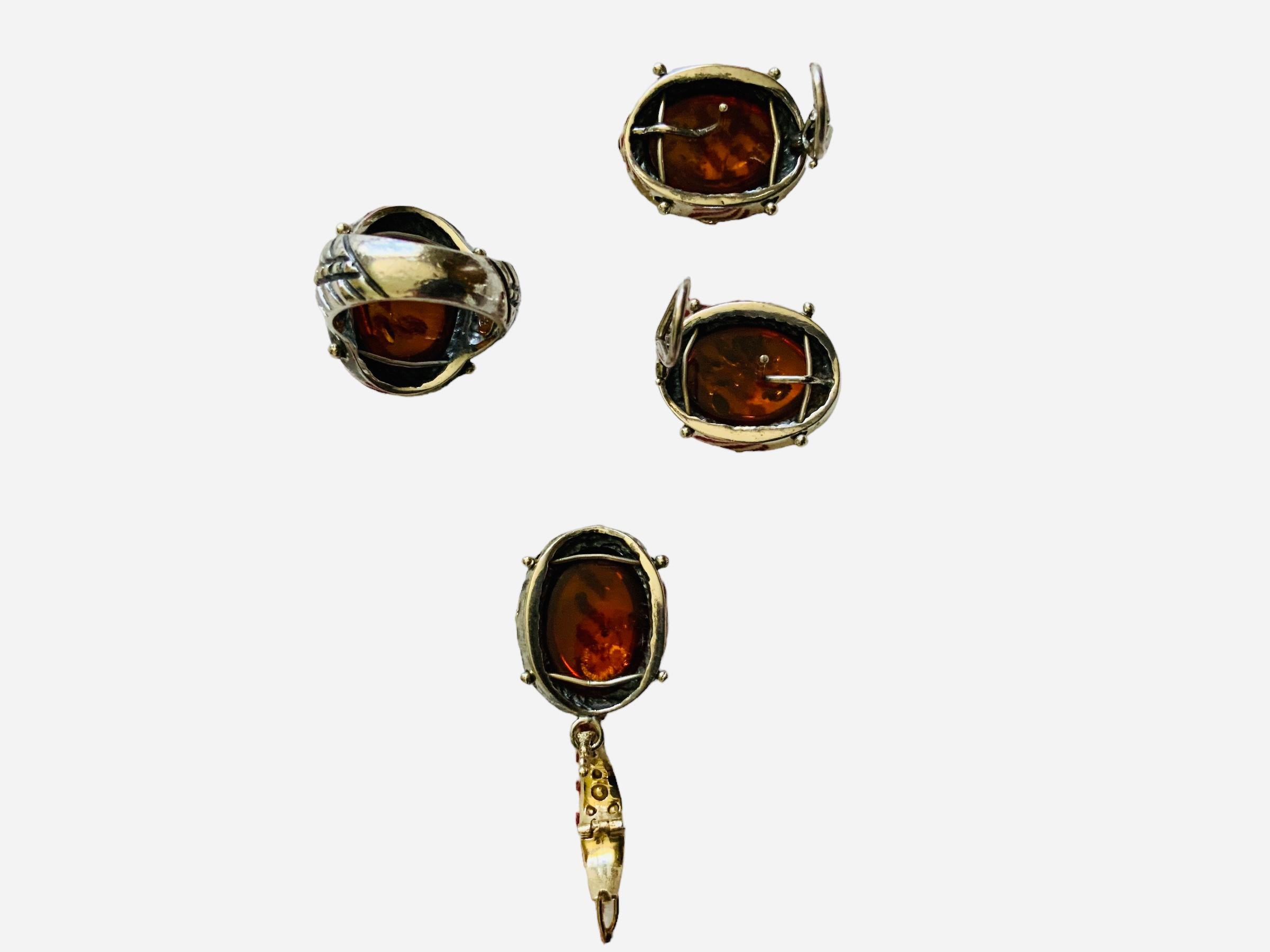 Set Of 18K Gold, 925 Silver And Amber Pair Of Earrings, Pendant And Ring In Good Condition For Sale In Guaynabo, PR