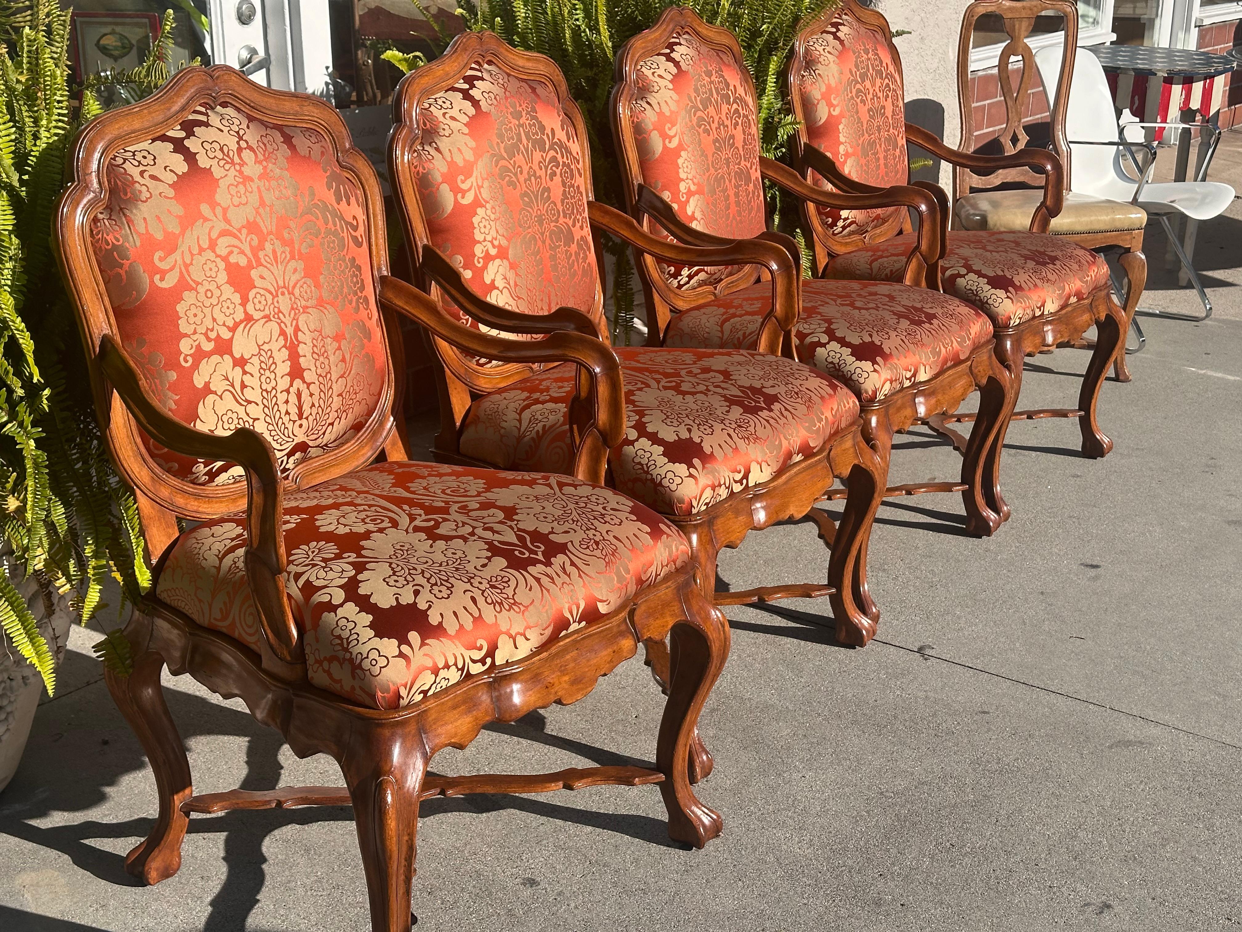Late 20th Century Set of 18th C Style Therien Studio Workshops Venetian Walnut Dining Arm Chairs For Sale