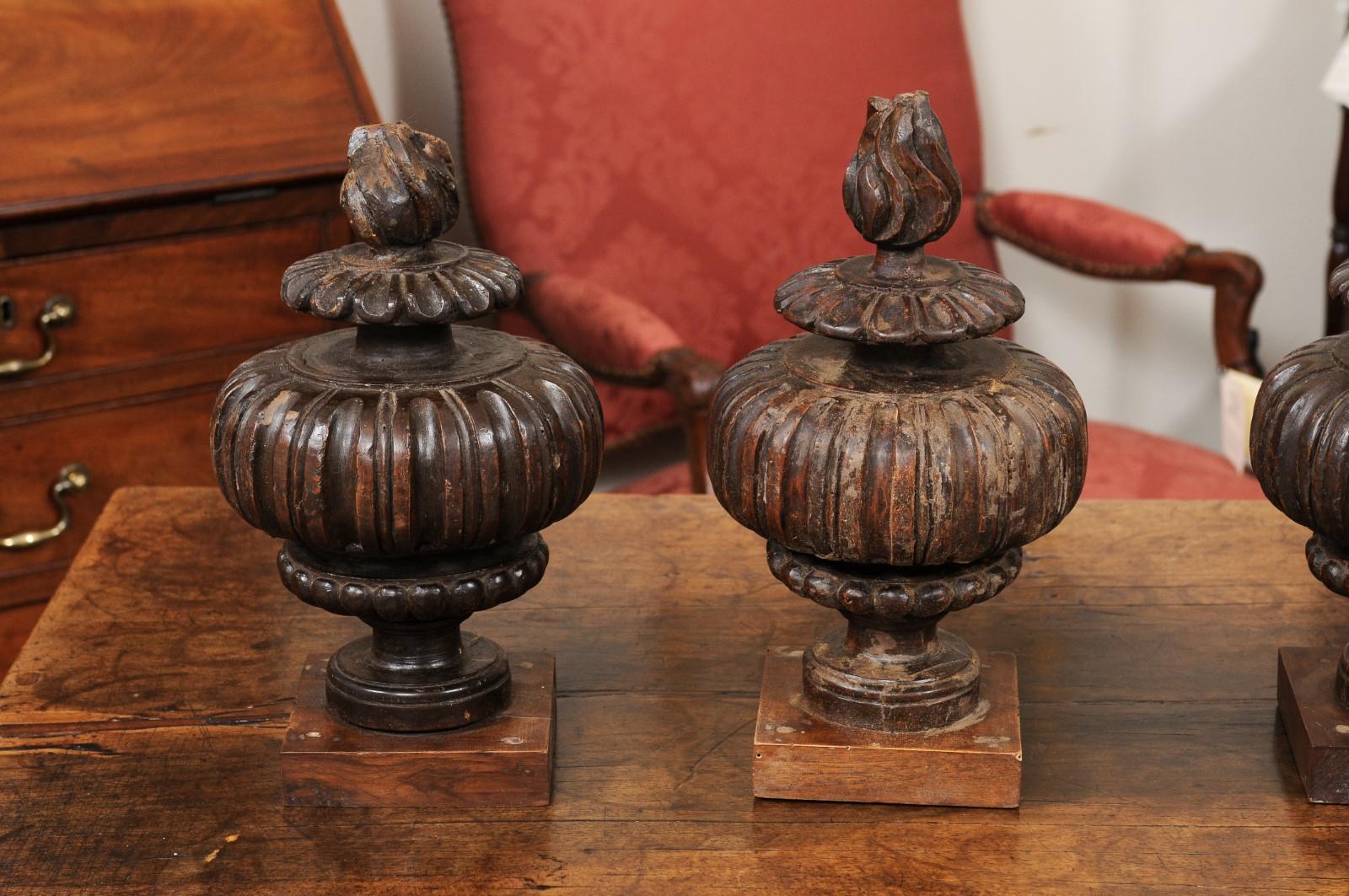 Set of 18th Century Italian Carved Wood Finials. SOLD IN PAIRS(1 pair available) For Sale 8