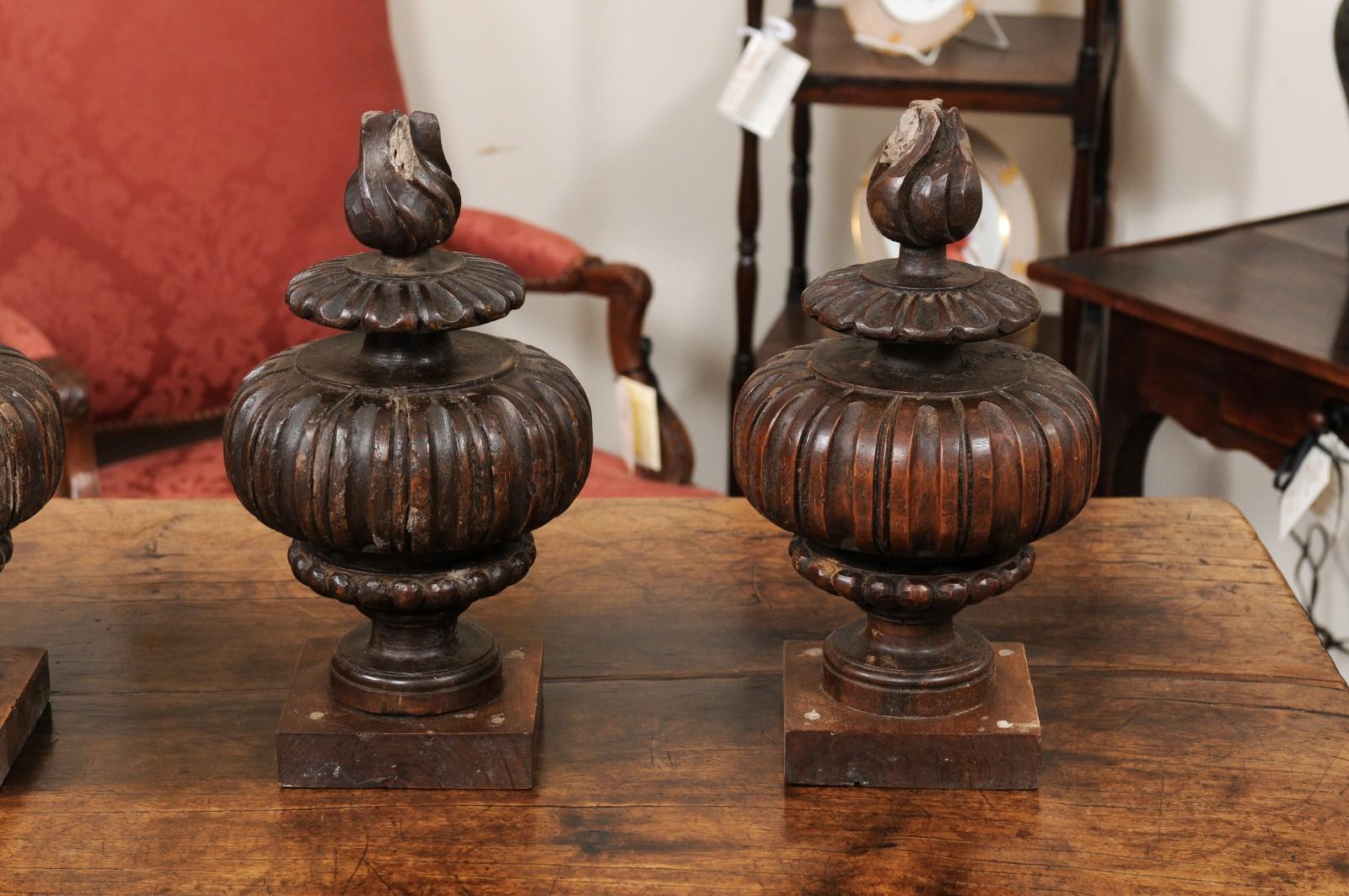 Set of 18th Century Italian Carved Wood Finials. SOLD IN PAIRS(1 pair available) For Sale 9