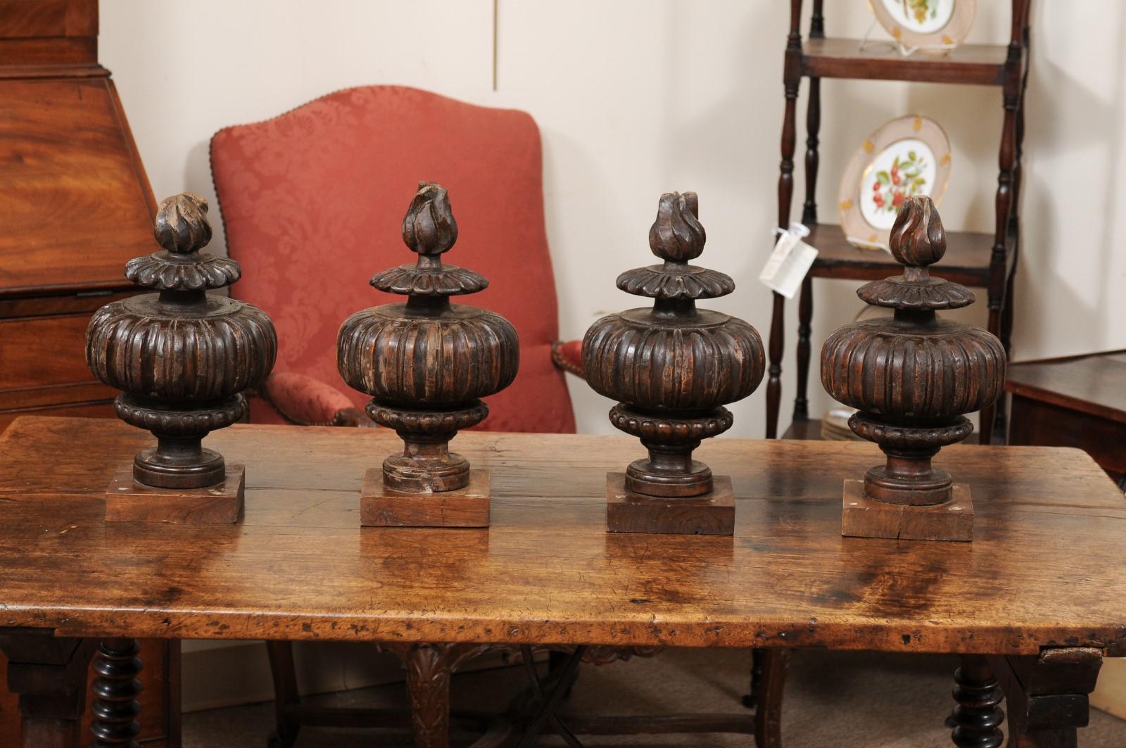 Set of 18th Century Italian Carved Wood Finials. SOLD IN PAIRS(1 pair available) For Sale 3