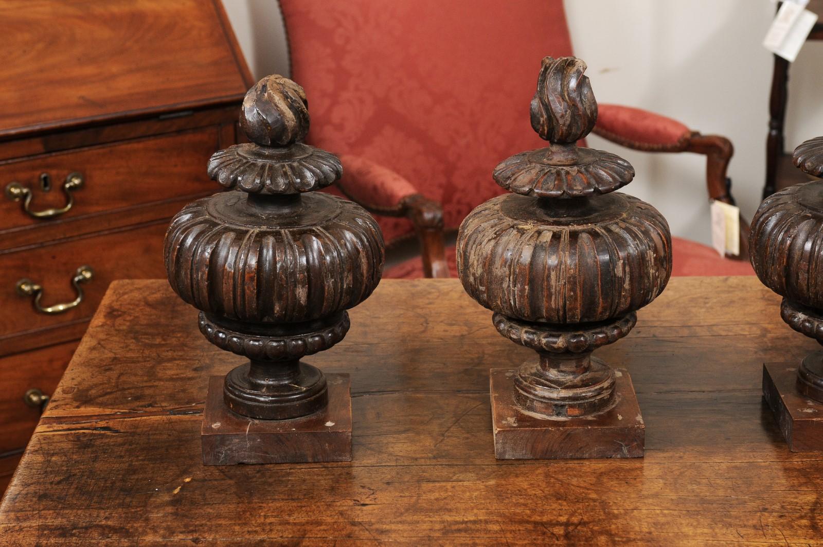 Set of 18th Century Italian Carved Wood Finials. SOLD IN PAIRS(1 pair available) For Sale 5