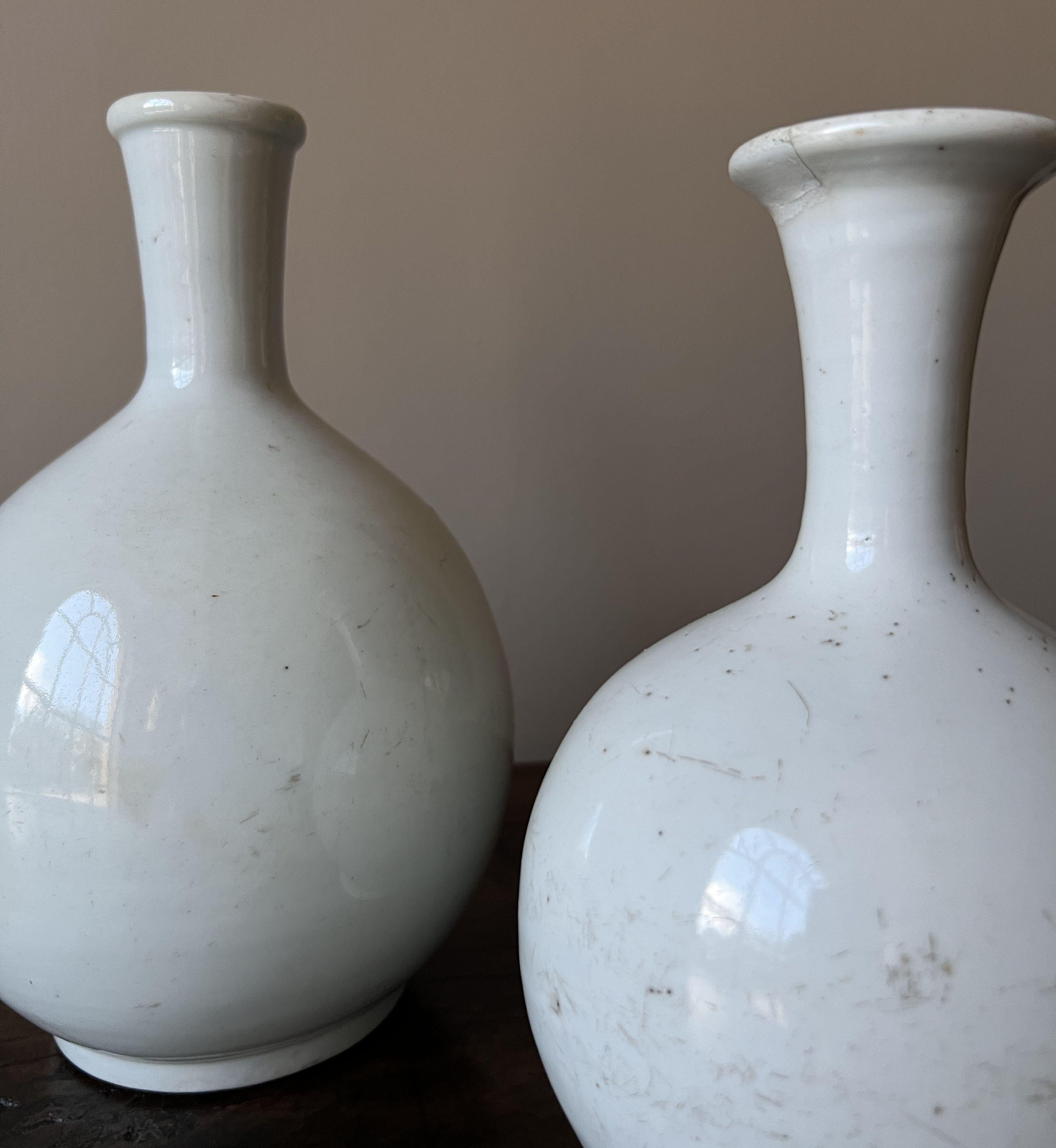 Glazed set of 18th century white Korean vases For Sale