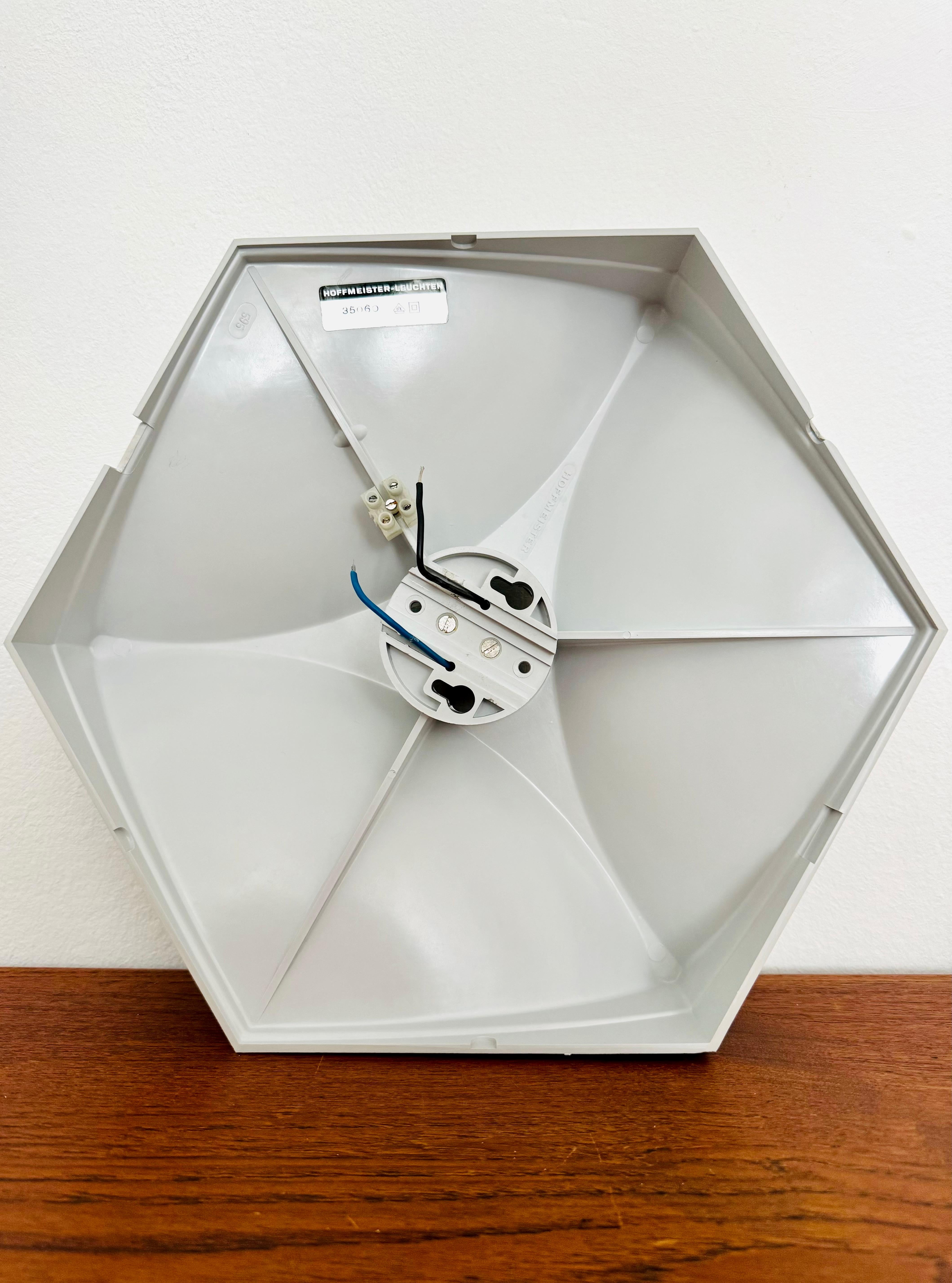 Ensemble de lampes murales ou encastrées en plastique de l'ère spatiale 19 par Hoffmeister Leuchten en vente 9