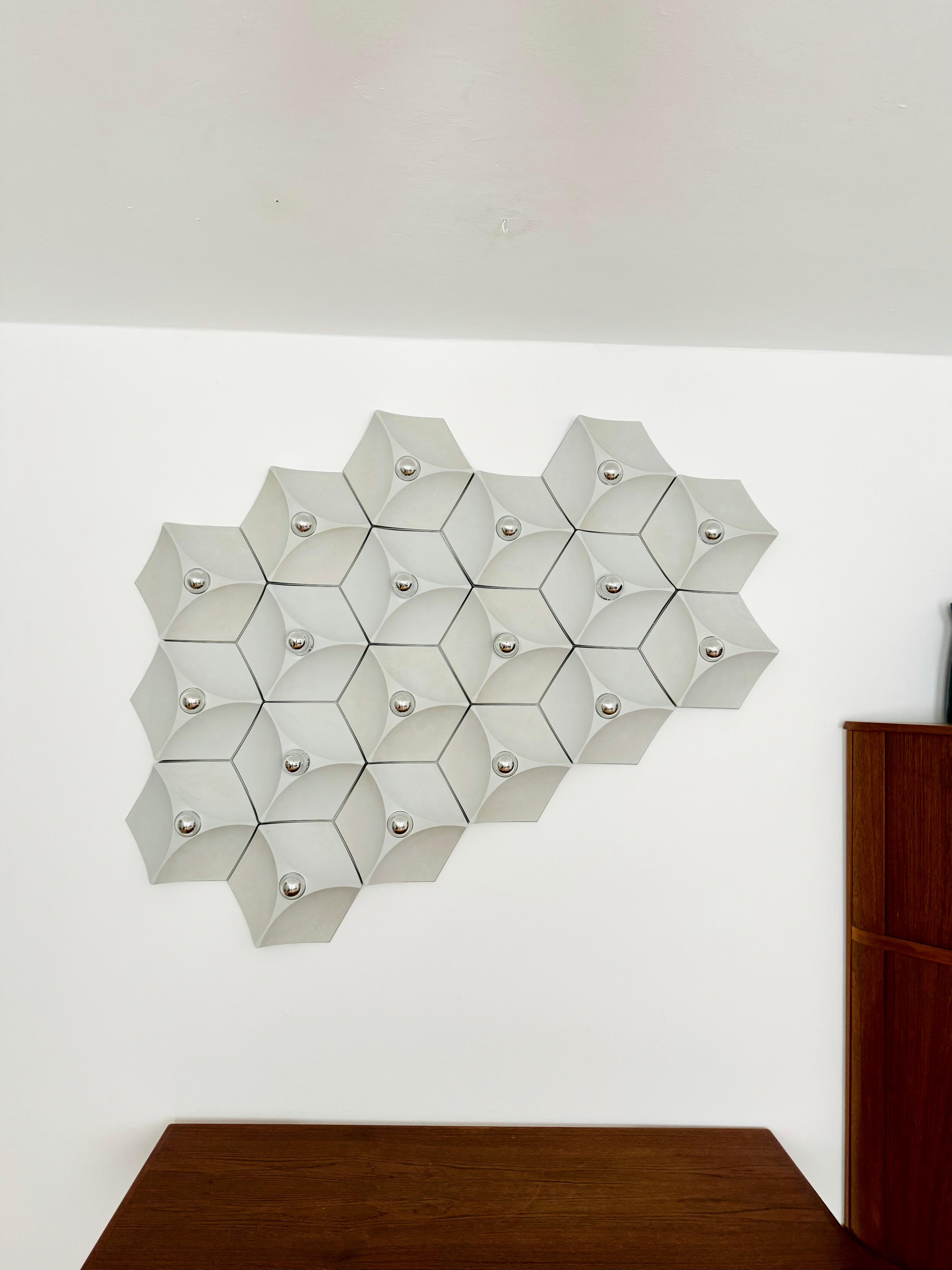 Mid-Century Modern Ensemble de lampes murales ou encastrées en plastique de l'ère spatiale 19 par Hoffmeister Leuchten en vente