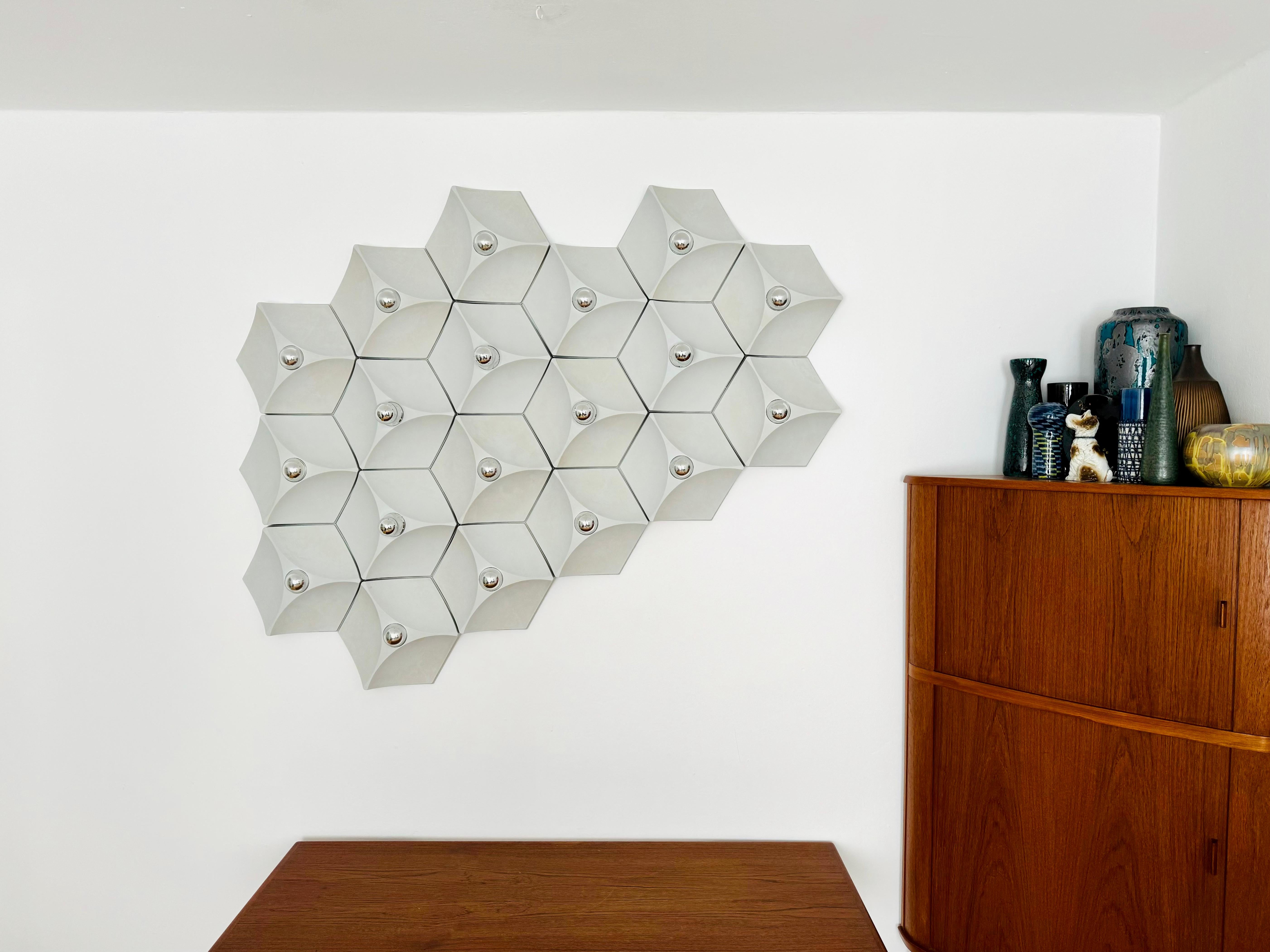 Allemand Ensemble de lampes murales ou encastrées en plastique de l'ère spatiale 19 par Hoffmeister Leuchten en vente