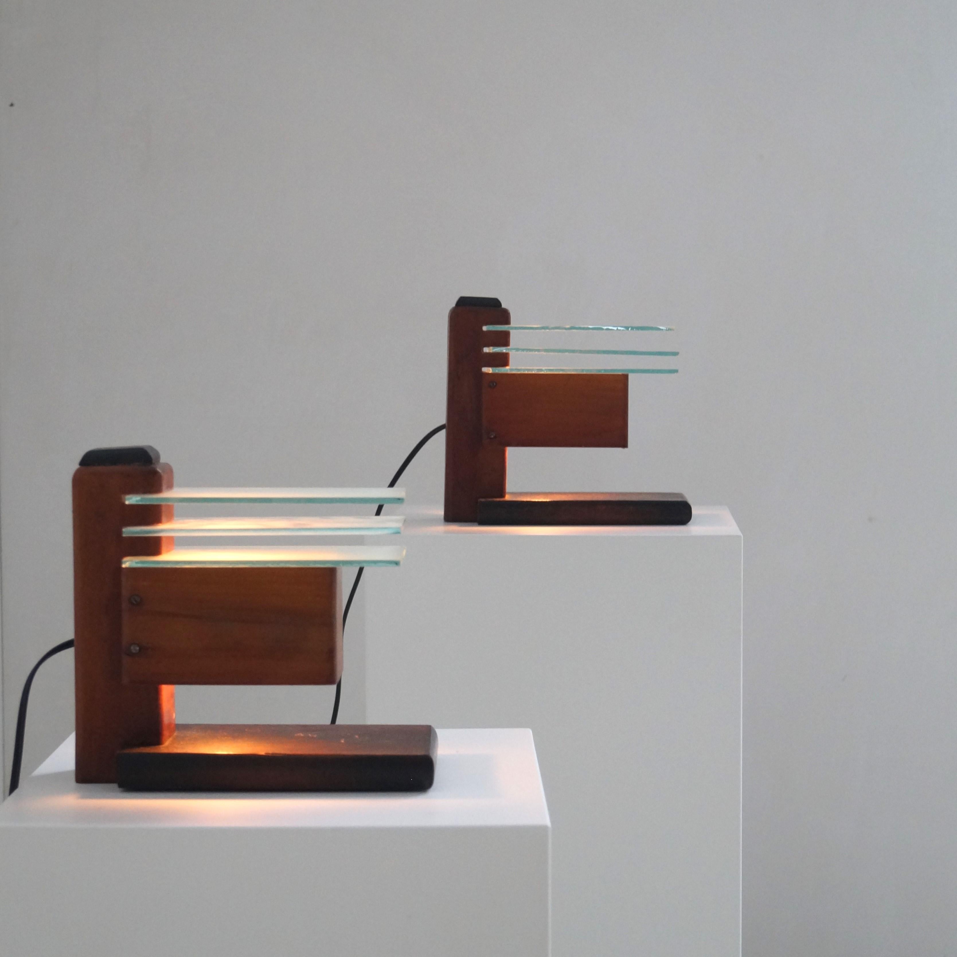 Cherry Set of 1920s Dutch modernist bedside lamps in the manner of Frank Lloyd Wright