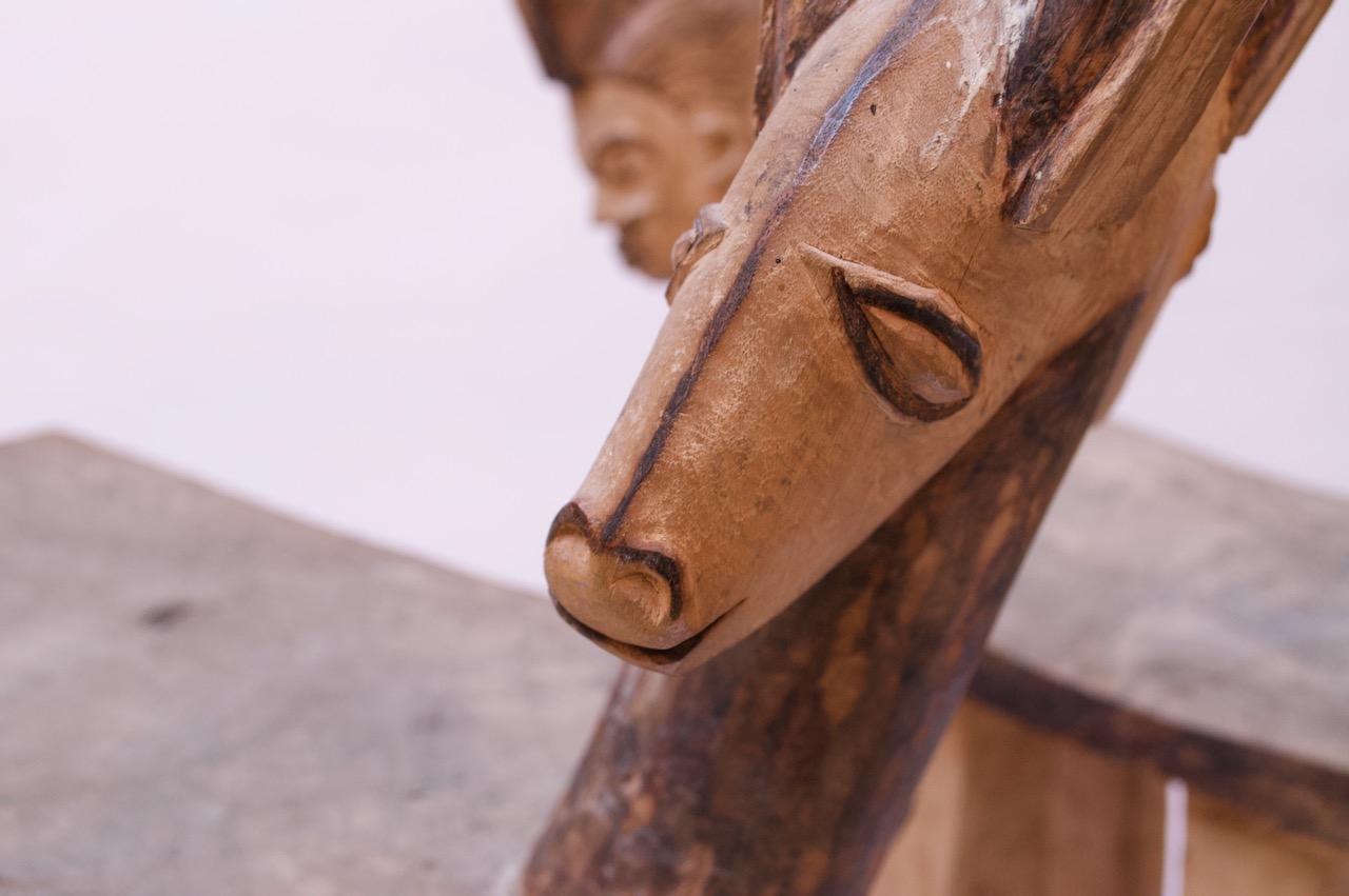 Ensemble de tabourets africains Lobi en bois dur des années 1940 avec détails sculptés et pyrogravure en vente 7