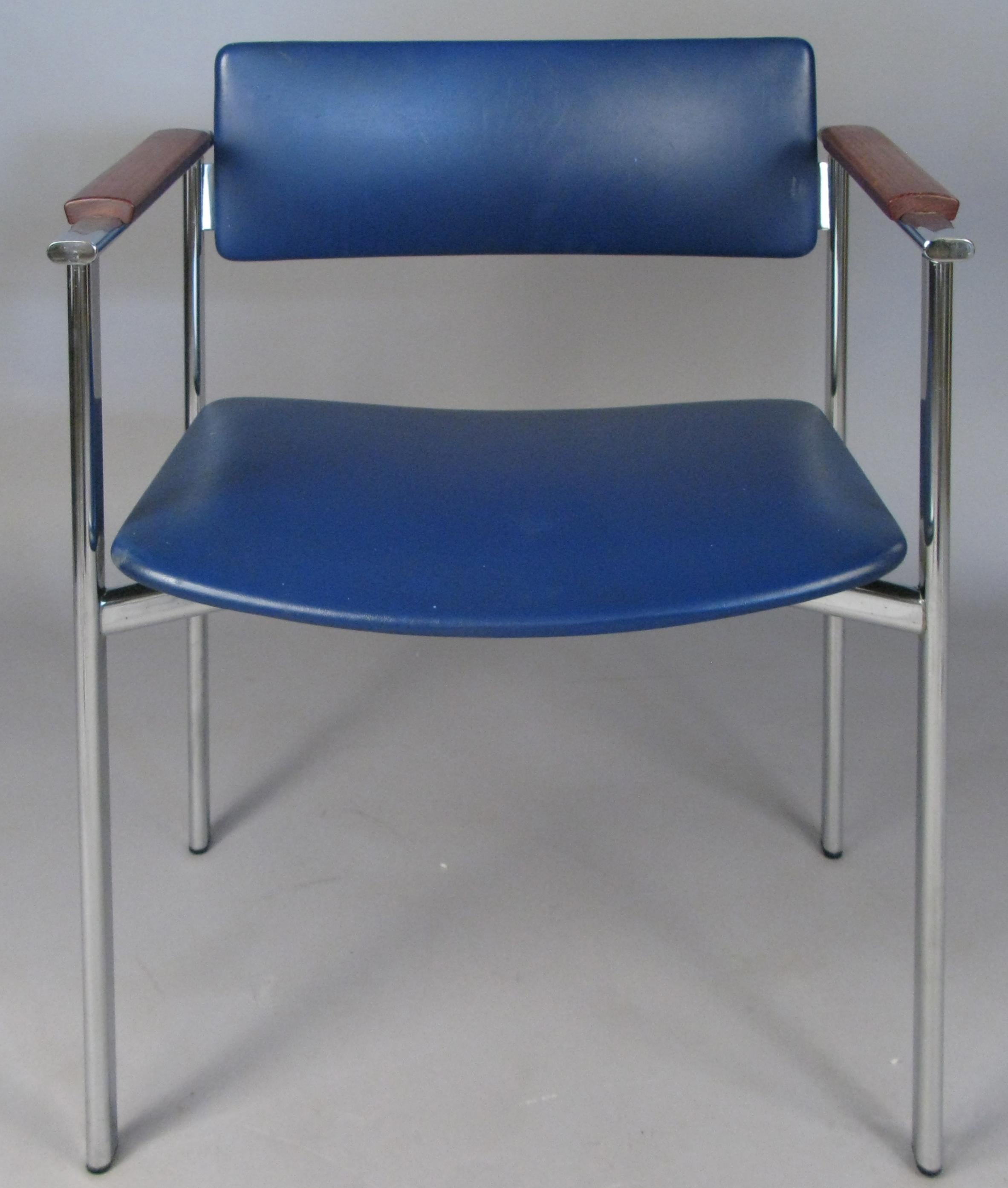 Mid-Century Modern Set of 1960s Chrome & Walnut Dining Chairs by Ilmari Tapiovaara