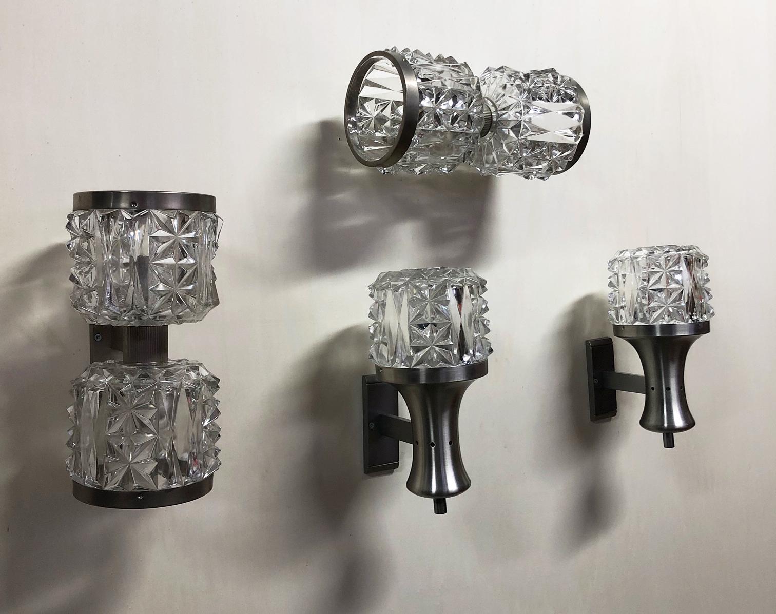 Set of 1970 Original Italian Wall Lights Sconces Glass and Chrome Design In Good Condition In Buggiano, IT