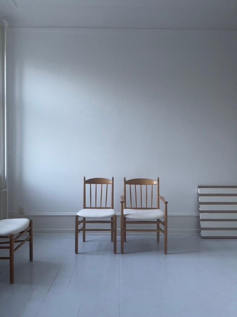 Ensemble de six chaises de salle à manger danoises modernes des années 1970 en frêne et lin massif par FDB en vente 2