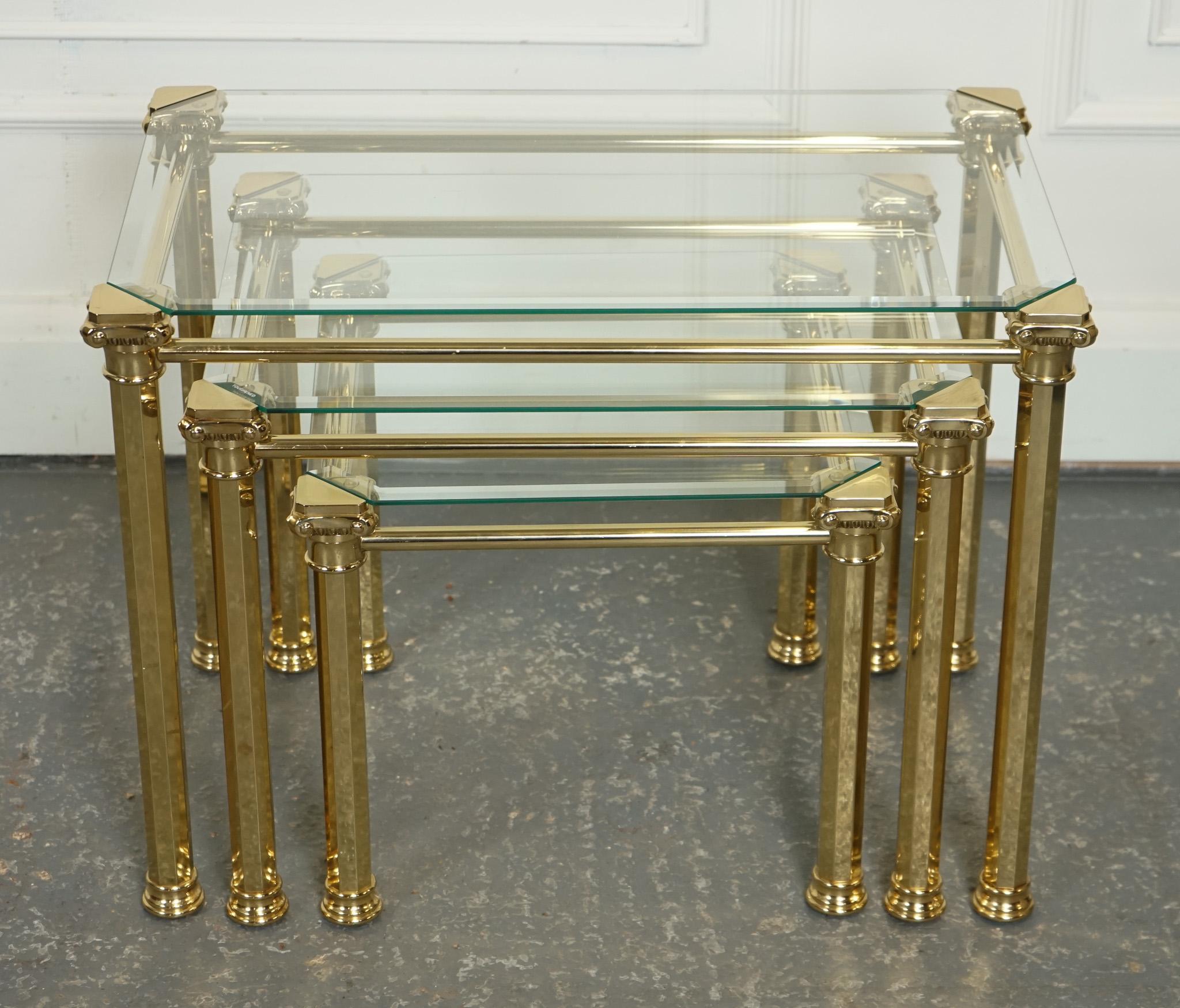 SET OF 1970's HOLLYWOOD REGENCY BRASS & GLASS NEST OF TABLES SIDE TABLEJ1 In Good Condition For Sale In Pulborough, GB