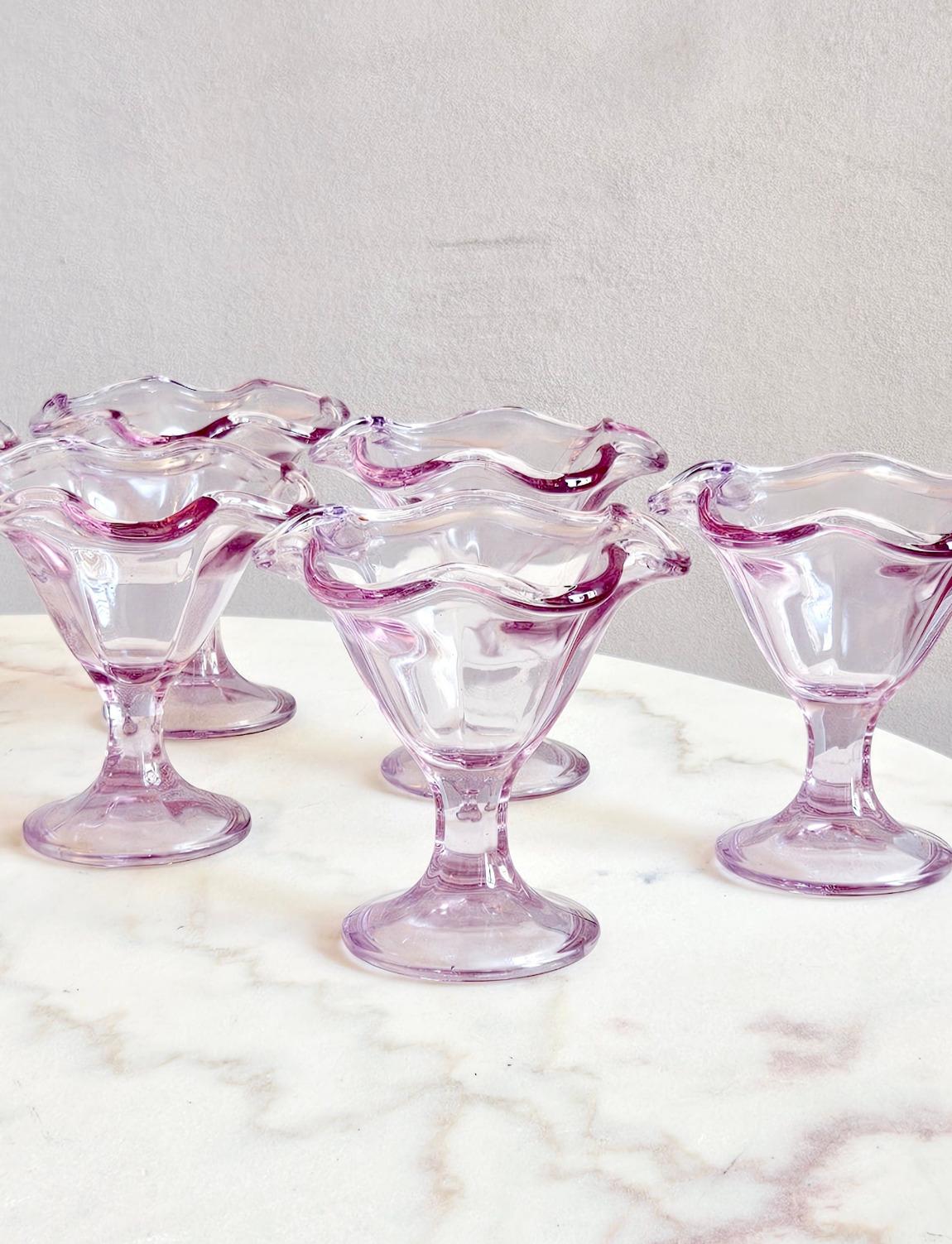 Satz 1970er Jahre italienisches Glas lila Gelato-Schalen 1