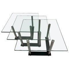 Ensemble de tables gigognes postmodernes des années 1980 en verre trempé et acier inoxydable