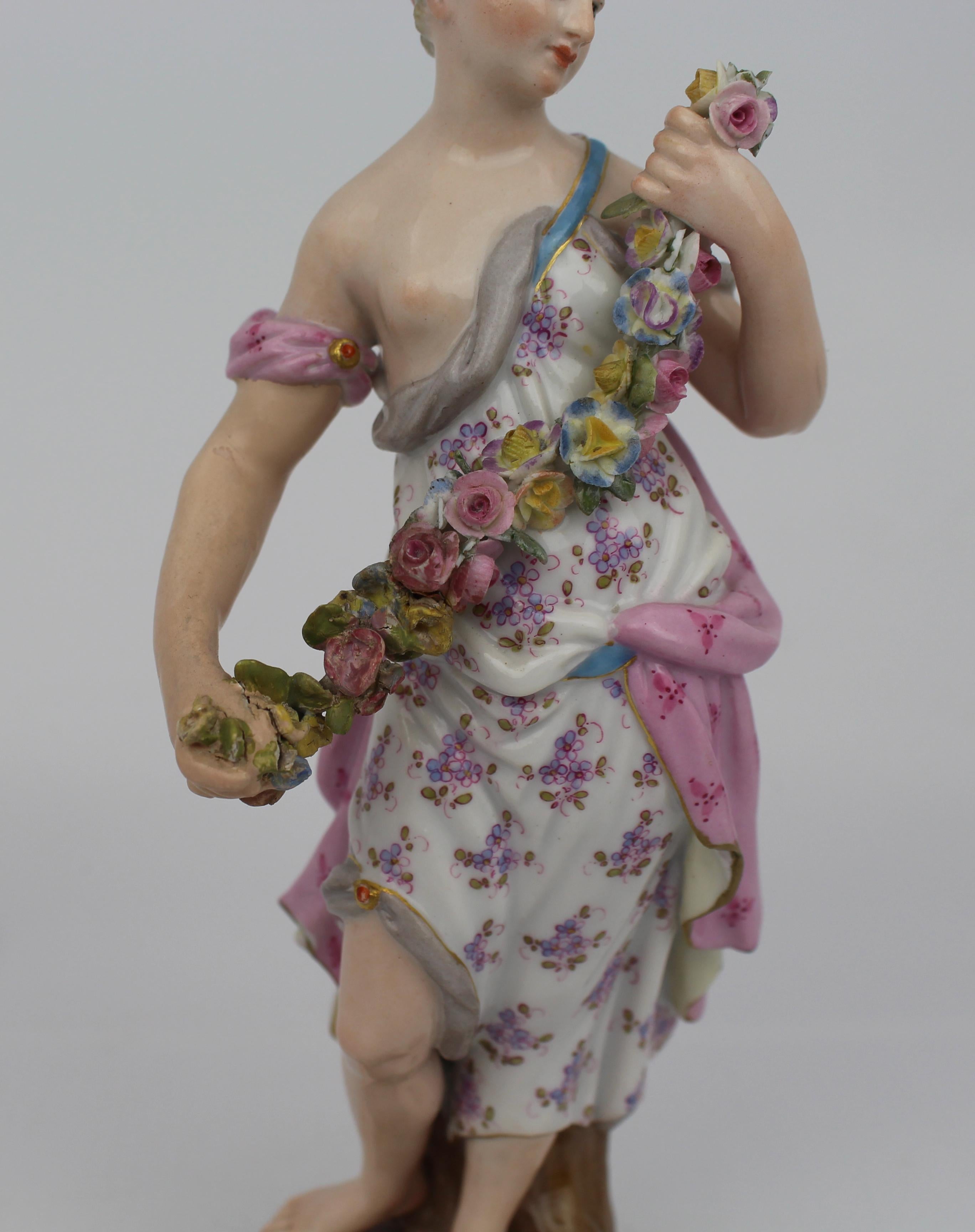Set di oggetti del 19° secolo. Statuette Four Seasons di Meissen in vendita 1