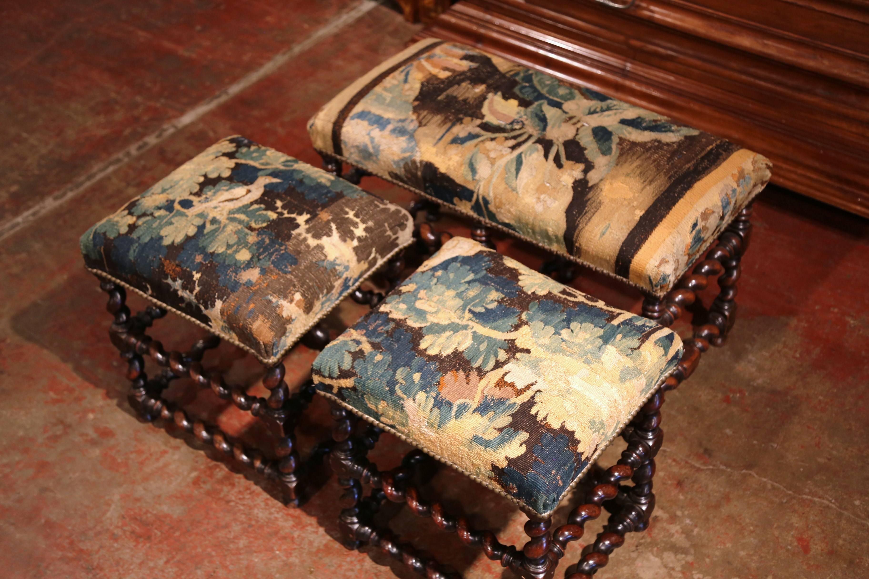 Set of 19th Century French Carved Walnut Stools and Bench with Aubusson Tapestry In Excellent Condition In Dallas, TX