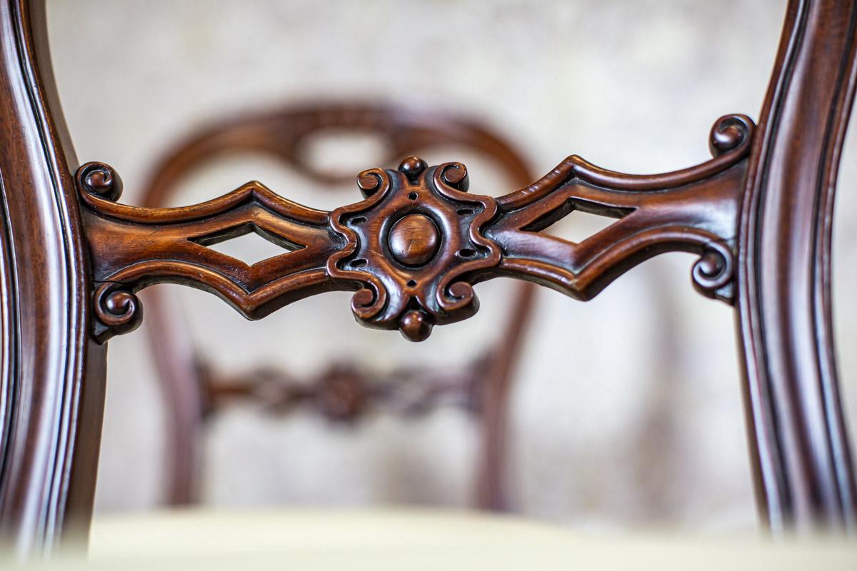 Set of 19th-Century Rococo Revival Mahogany Chairs in Light Upholstery 7