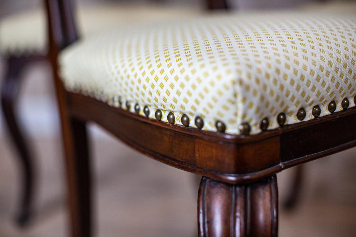 Set of 19th-Century Rococo Revival Mahogany Chairs in Light Upholstery 8