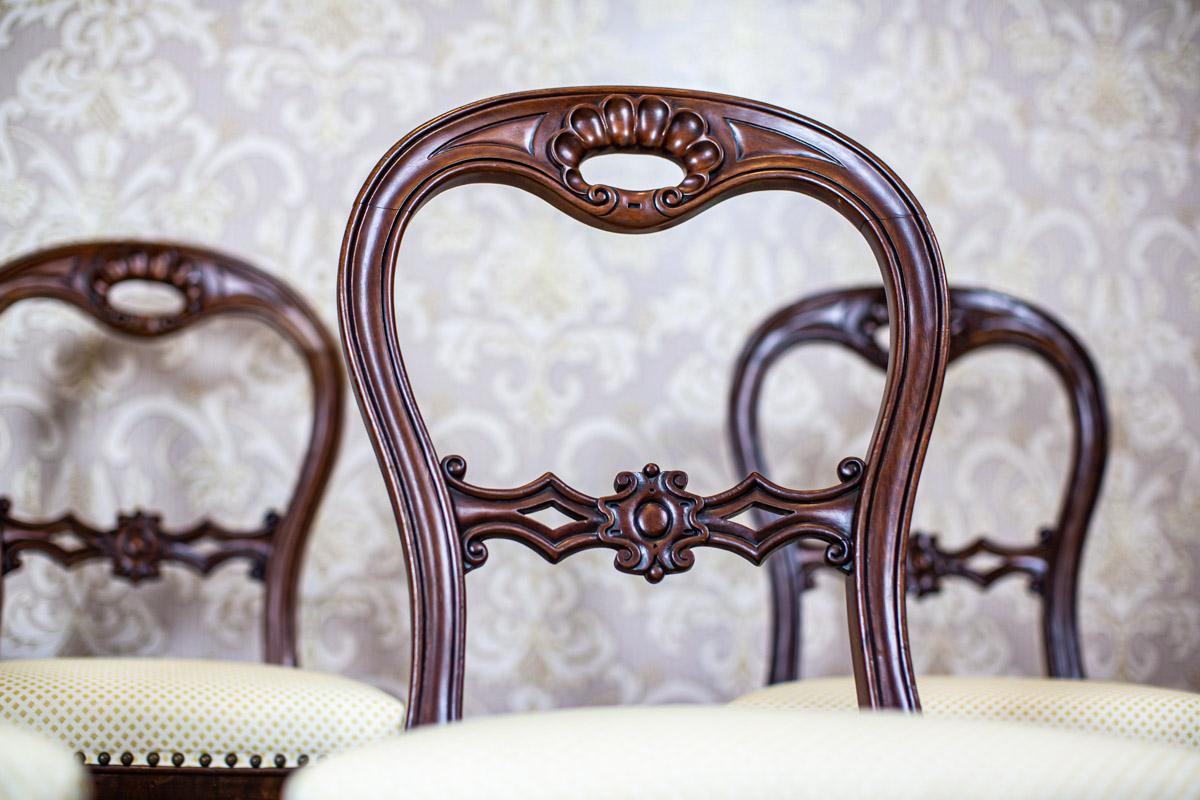 19th Century Set of 19th-Century Rococo Revival Mahogany Chairs in Light Upholstery