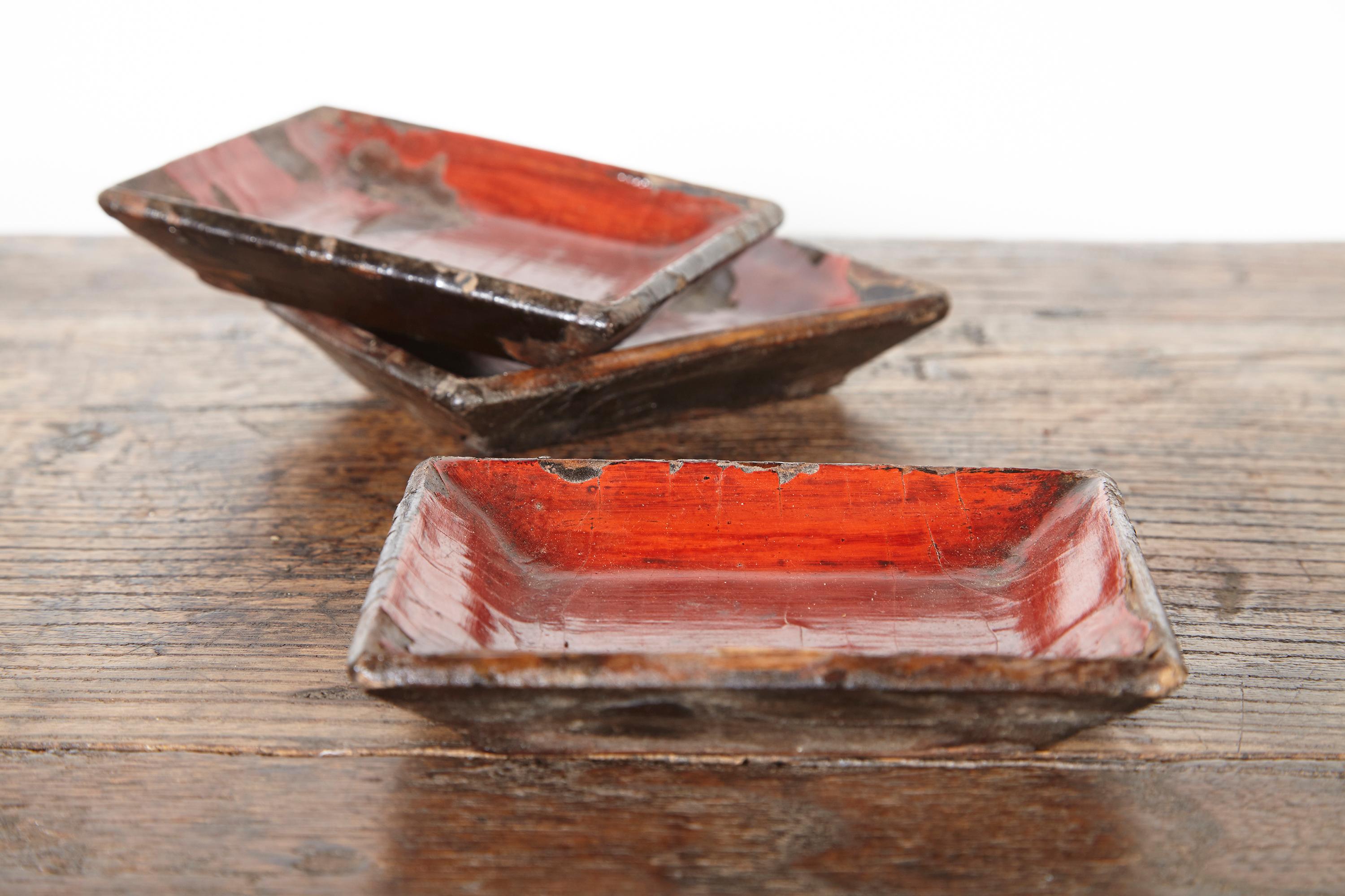 Set of 19th Century Small Chinese Lacquer Trays 7