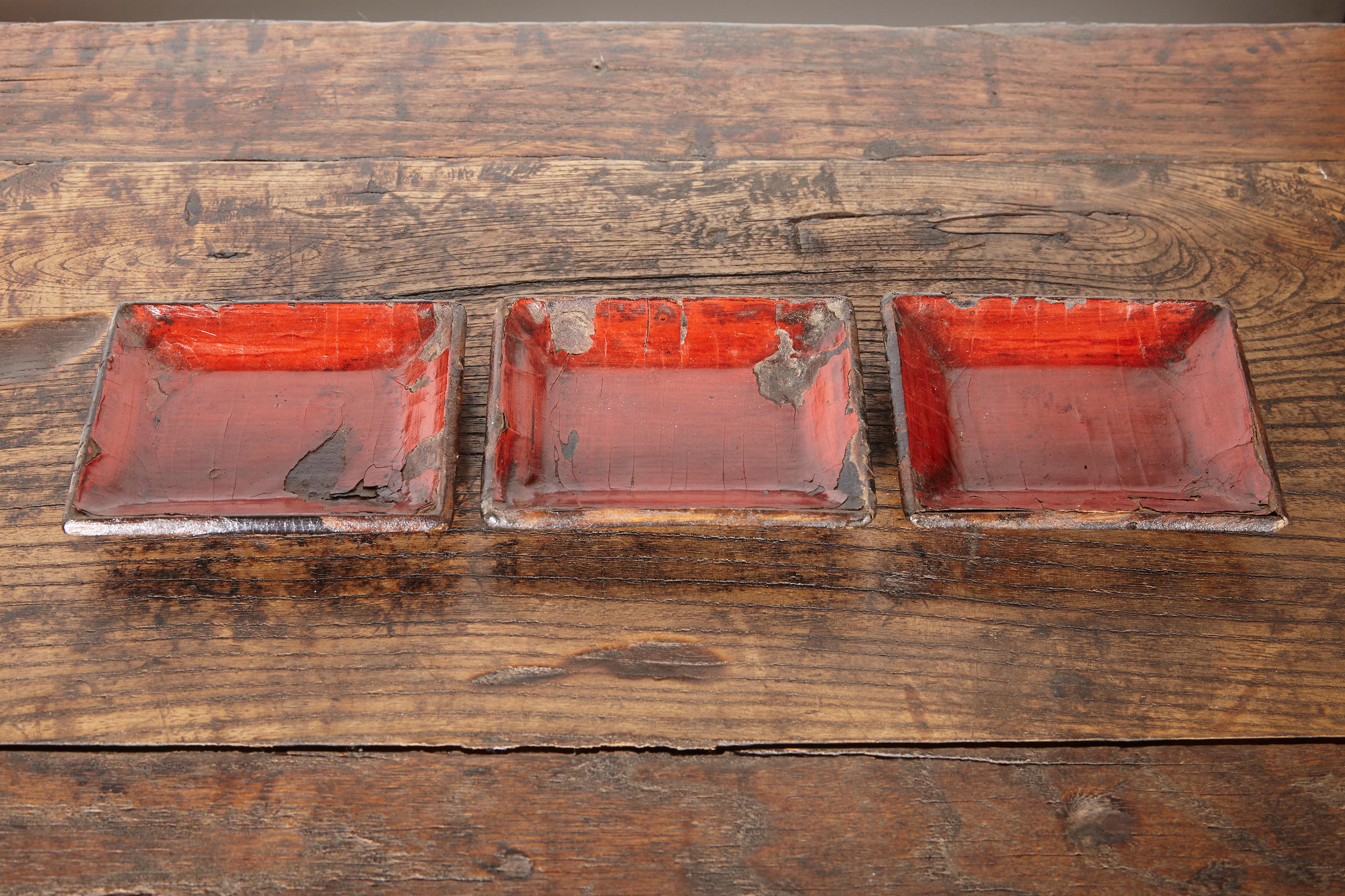 Set of 19th Century Small Chinese Lacquer Trays 2