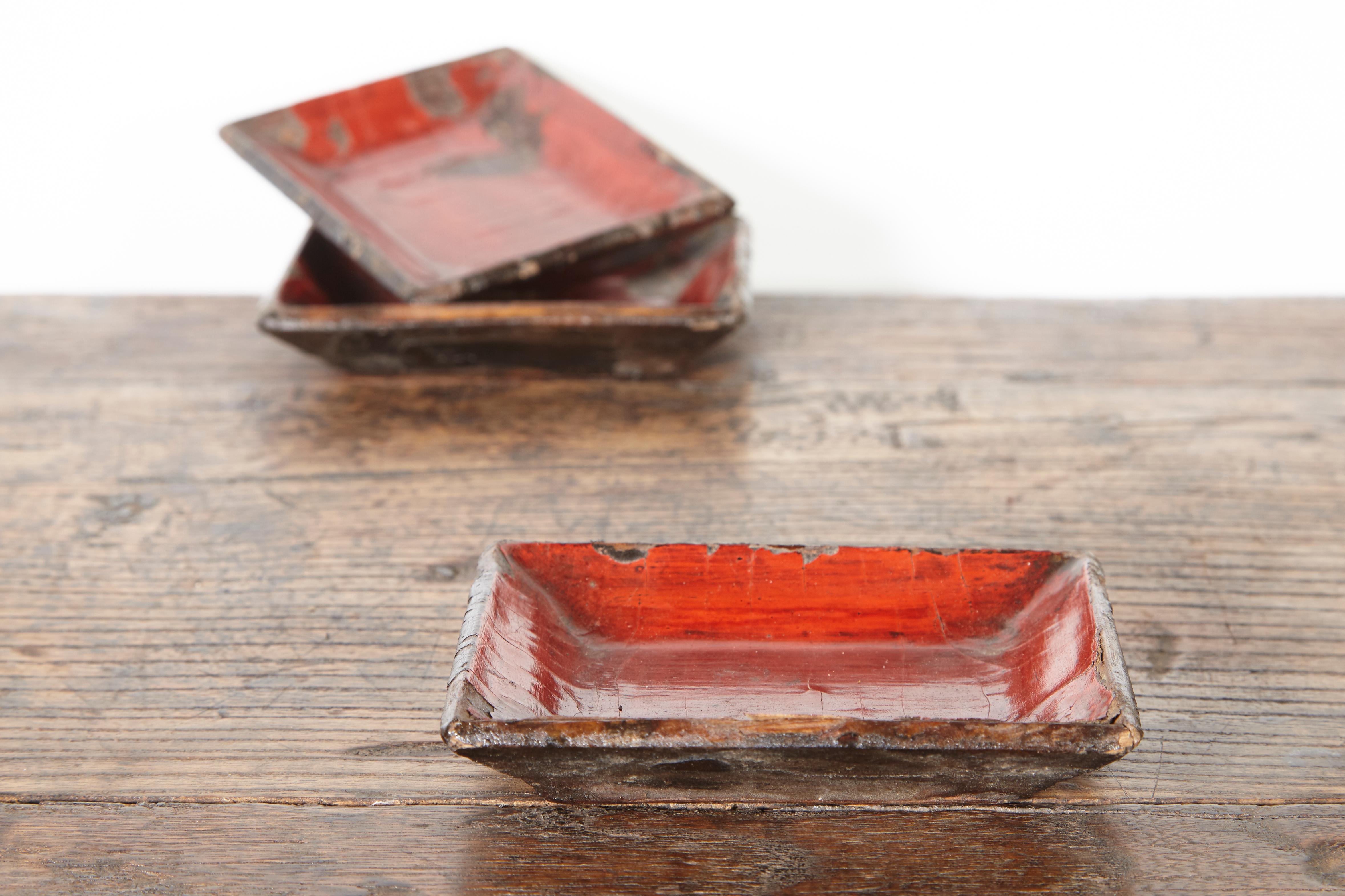 Set of 19th Century Small Chinese Lacquer Trays 3